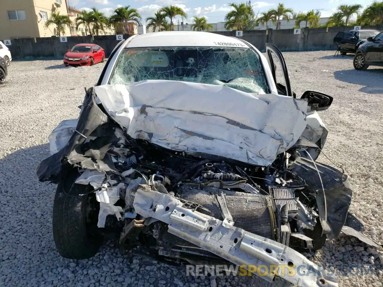 5 fotografías del automóvil dañado 3MYDLBYV1LY716020 TOYOTA YARIS 2020