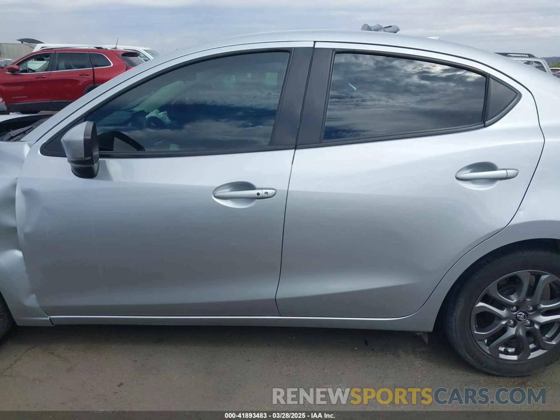 15 fotografías del automóvil dañado 3MYDLBYV3LY712440 TOYOTA YARIS 2020