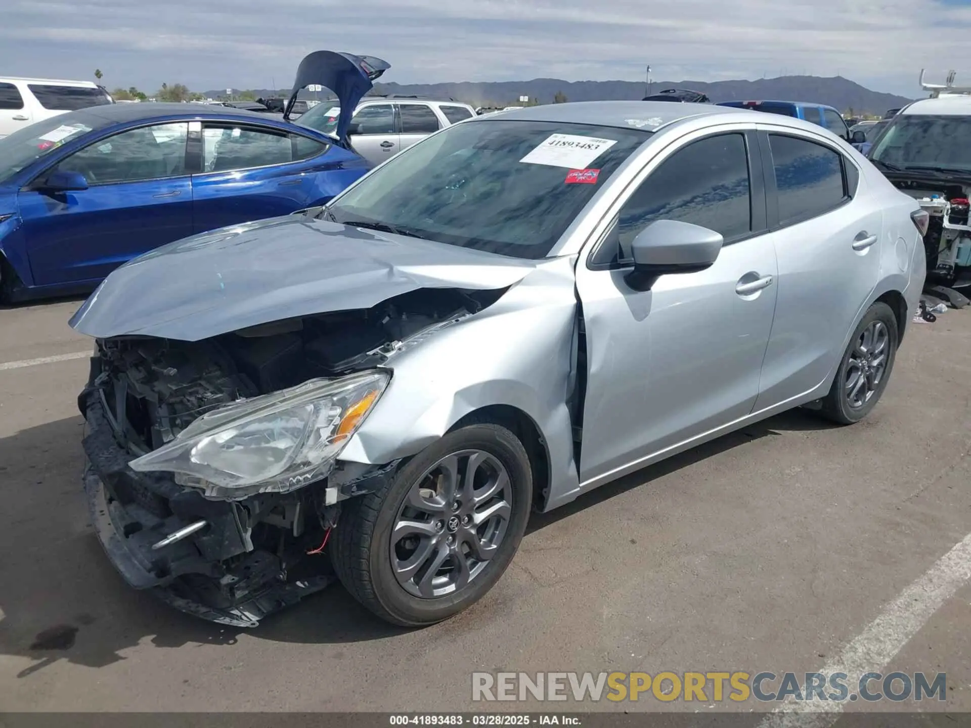 2 fotografías del automóvil dañado 3MYDLBYV3LY712440 TOYOTA YARIS 2020