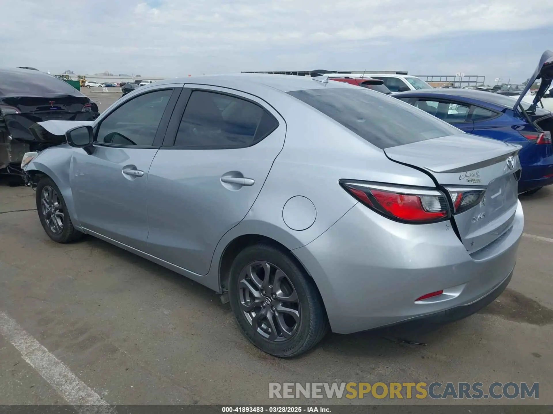 3 fotografías del automóvil dañado 3MYDLBYV3LY712440 TOYOTA YARIS 2020