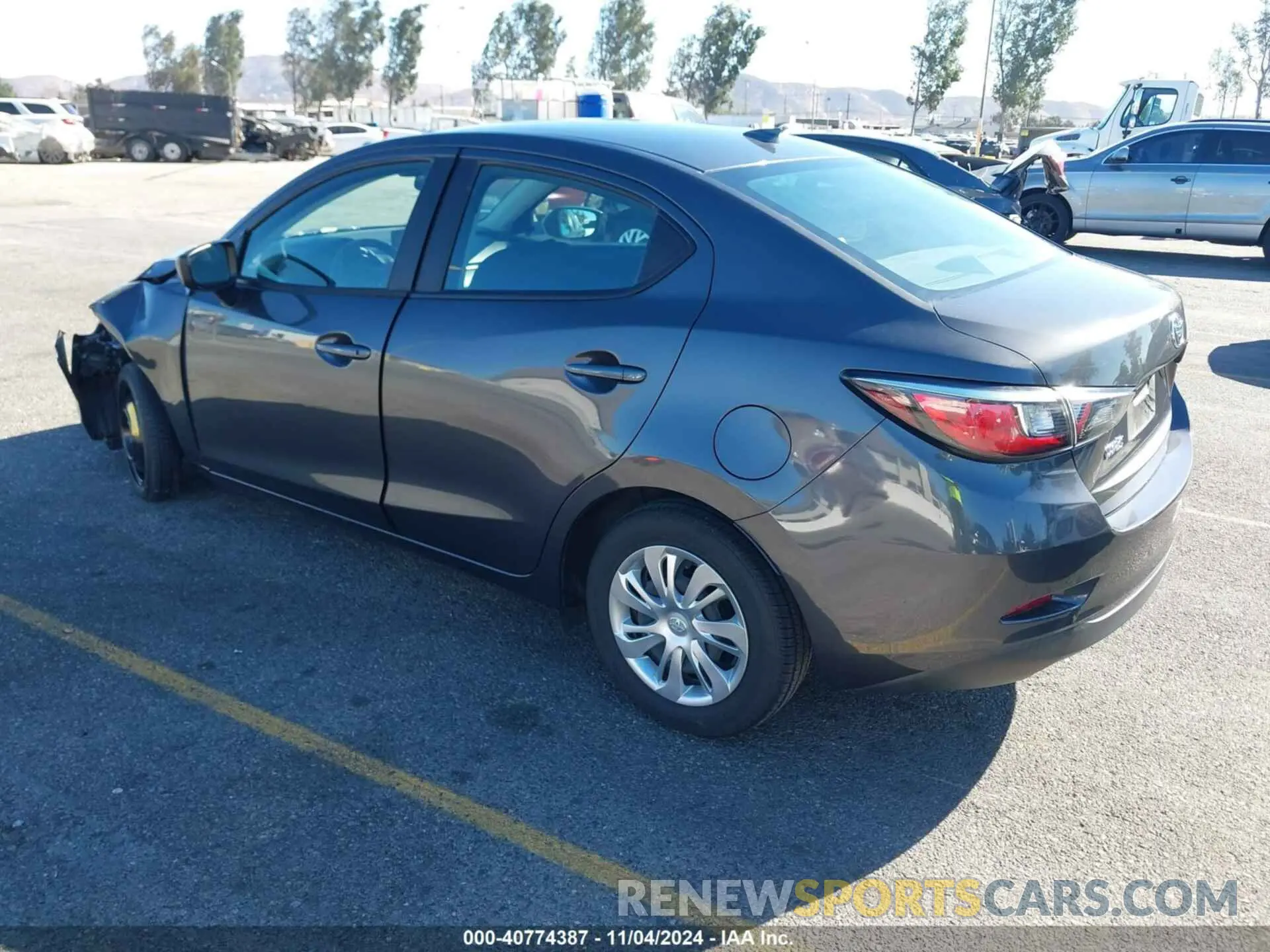 3 fotografías del automóvil dañado 3MYDLBYV3LY715063 TOYOTA YARIS 2020