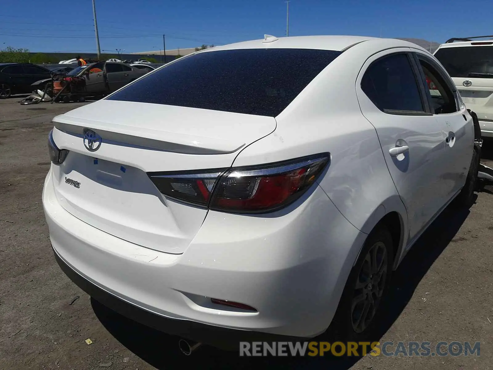 4 fotografías del automóvil dañado 3MYDLBYV8LY711963 TOYOTA YARIS 2020