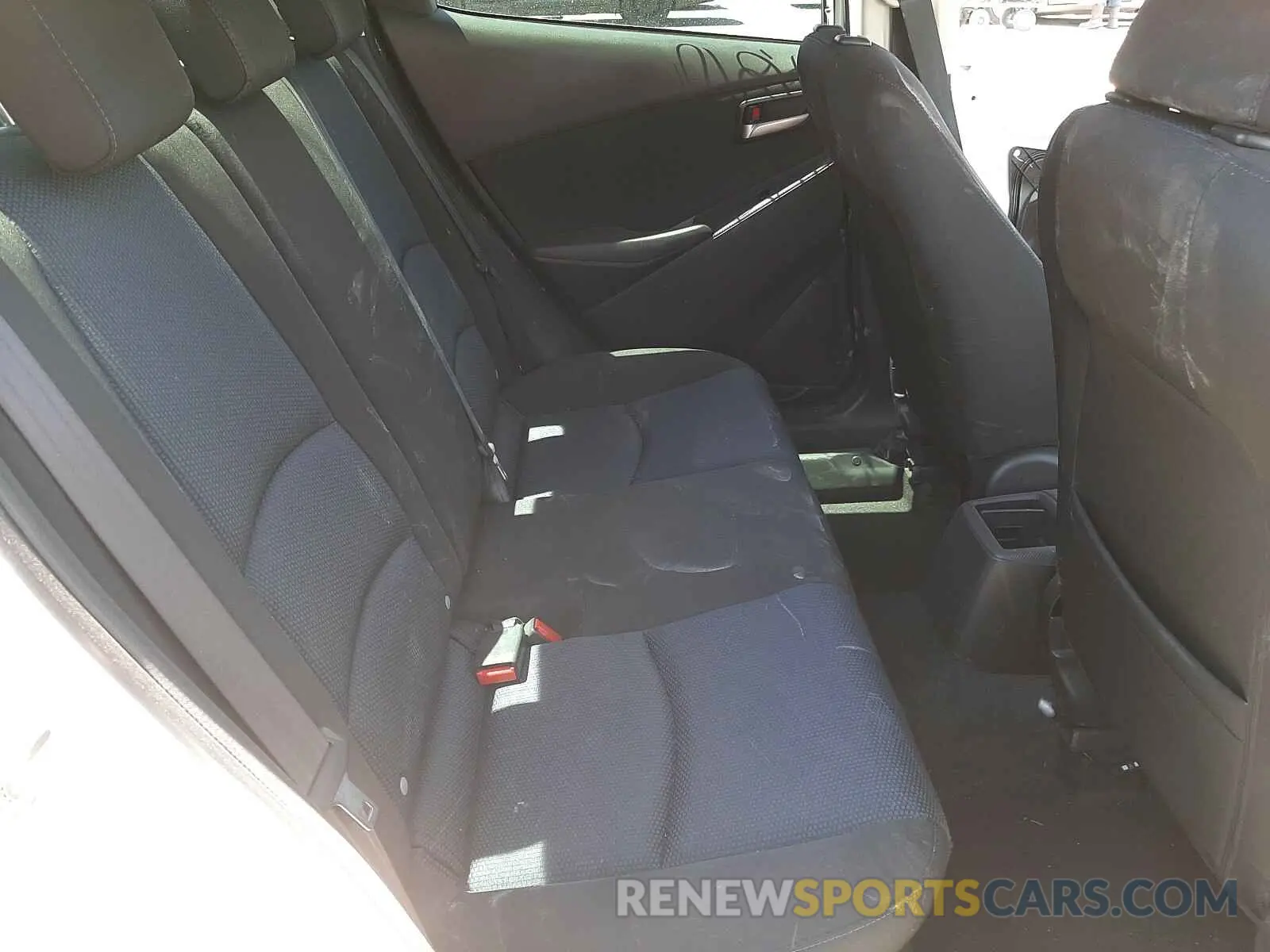 6 fotografías del automóvil dañado 3MYDLBYV8LY711963 TOYOTA YARIS 2020