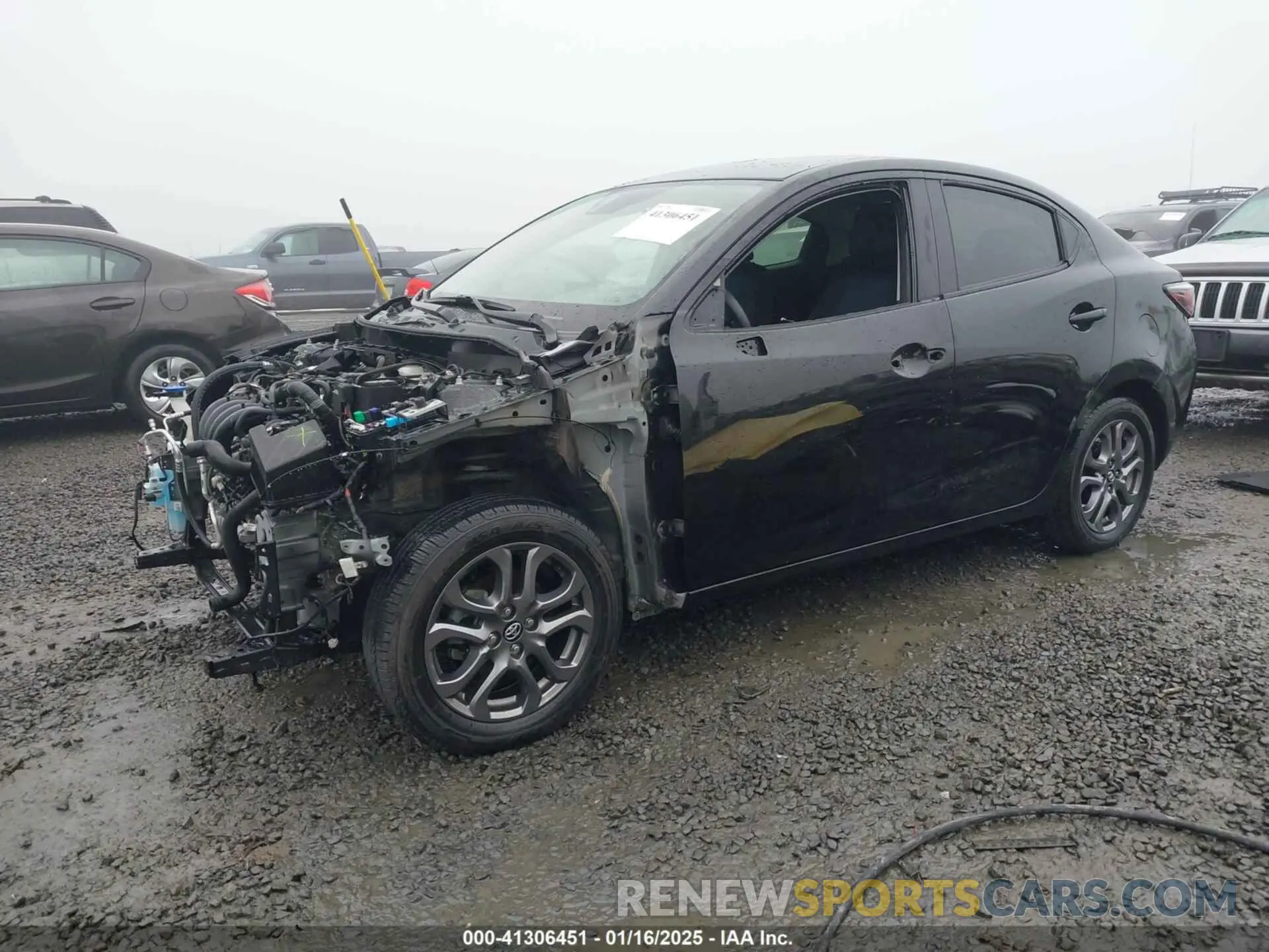 2 fotografías del automóvil dañado 3MYDLBYV8LY716242 TOYOTA YARIS 2020