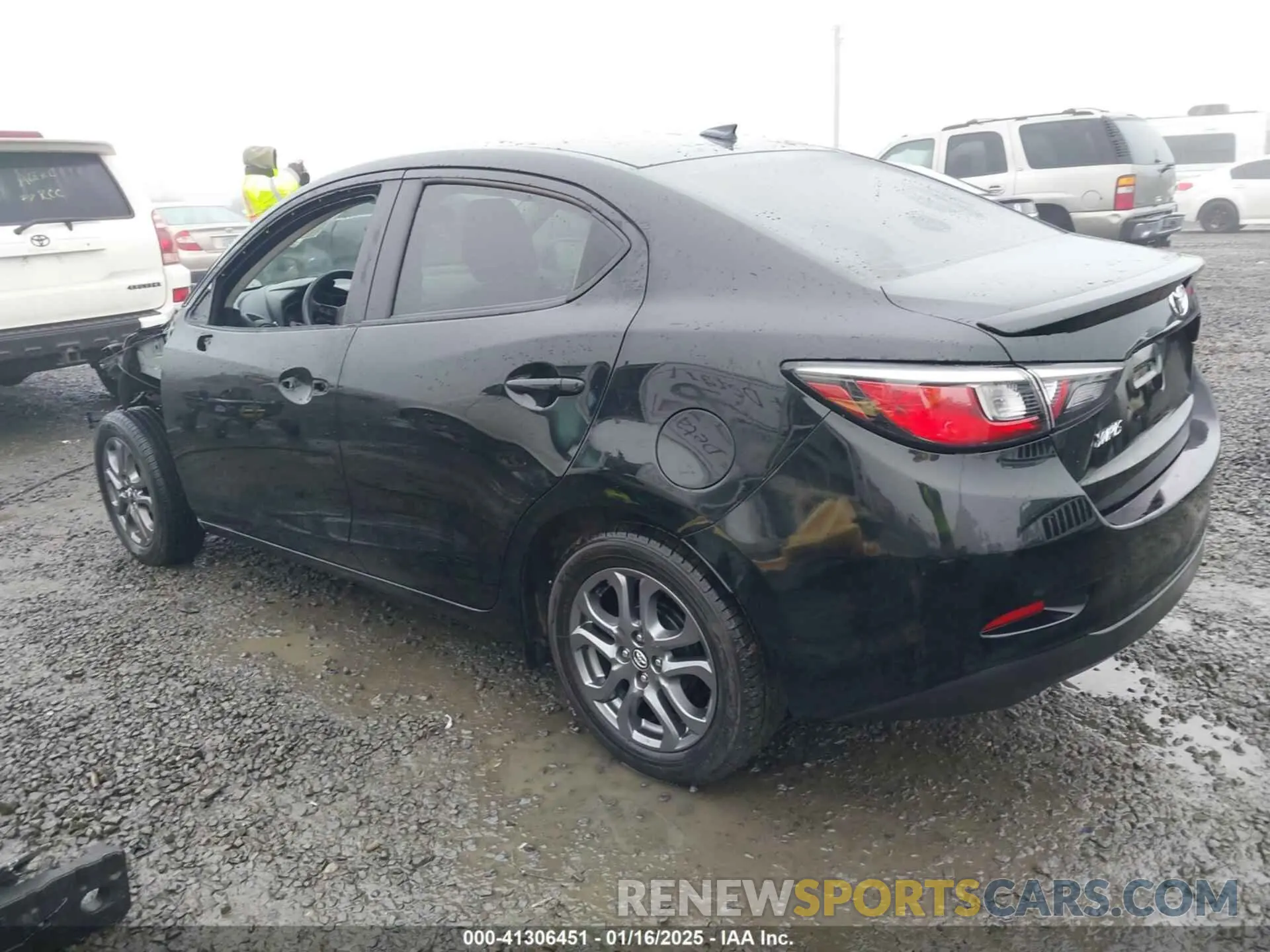 3 fotografías del automóvil dañado 3MYDLBYV8LY716242 TOYOTA YARIS 2020