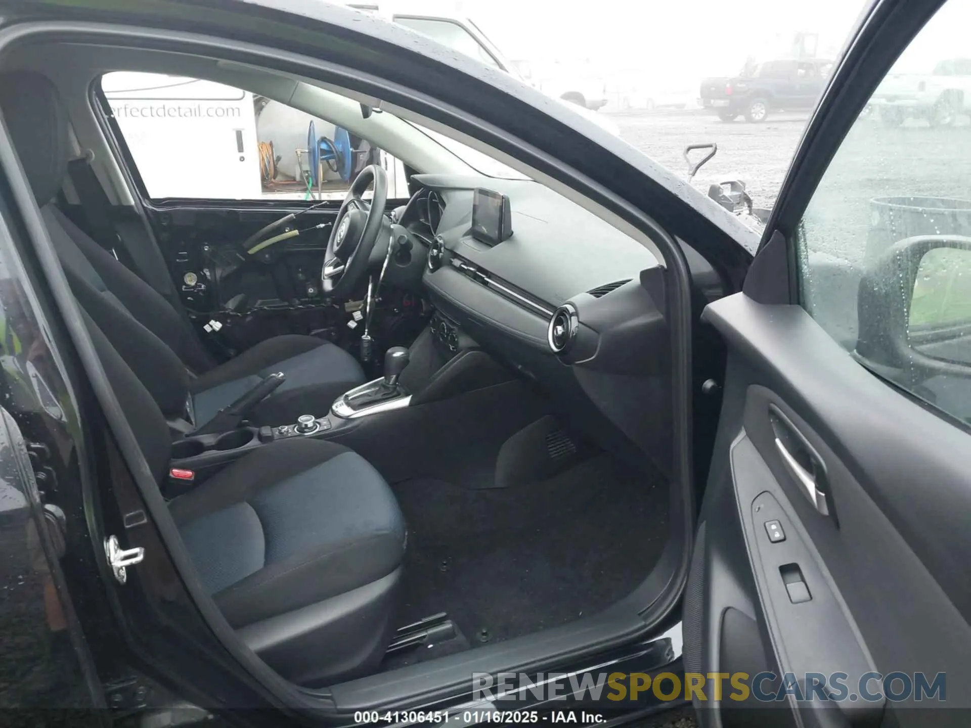 5 fotografías del automóvil dañado 3MYDLBYV8LY716242 TOYOTA YARIS 2020