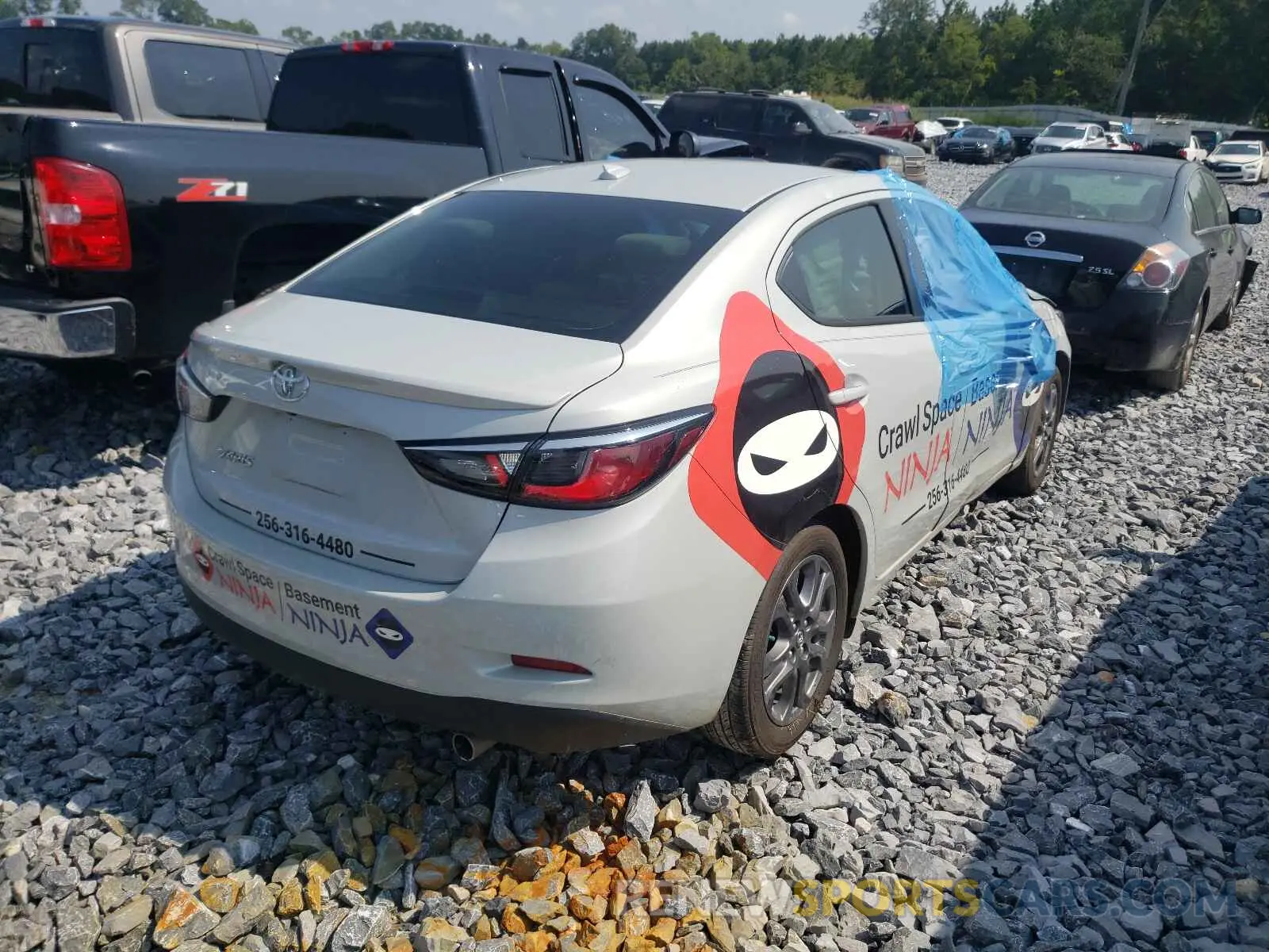 4 fotografías del automóvil dañado 3MYDLBYV9LY707887 TOYOTA YARIS 2020