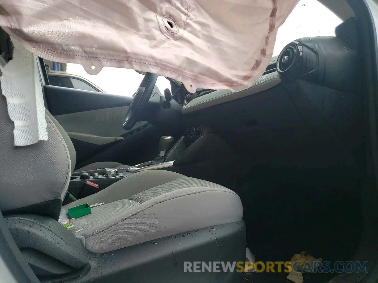 5 fotografías del automóvil dañado 3MYDLBYV9LY707887 TOYOTA YARIS 2020