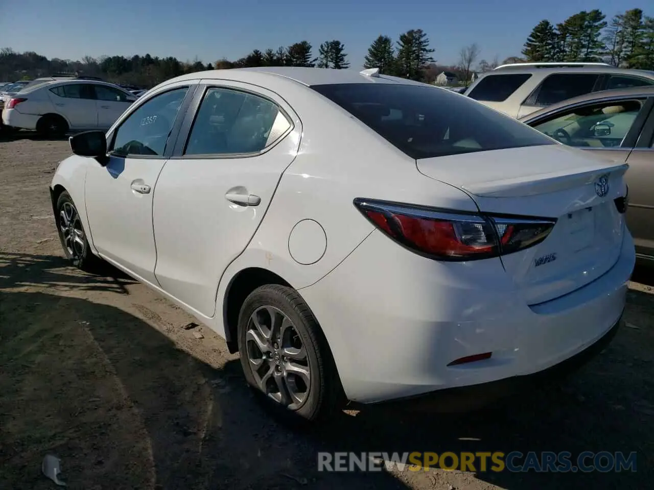 3 fotografías del automóvil dañado 3MYDLBYV9LY711566 TOYOTA YARIS 2020