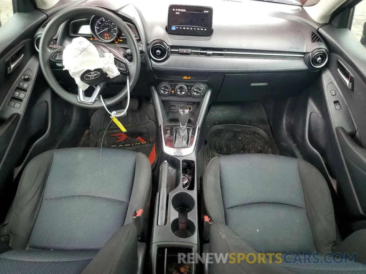 8 fotografías del automóvil dañado 3MYDLBYVXLY708840 TOYOTA YARIS 2020