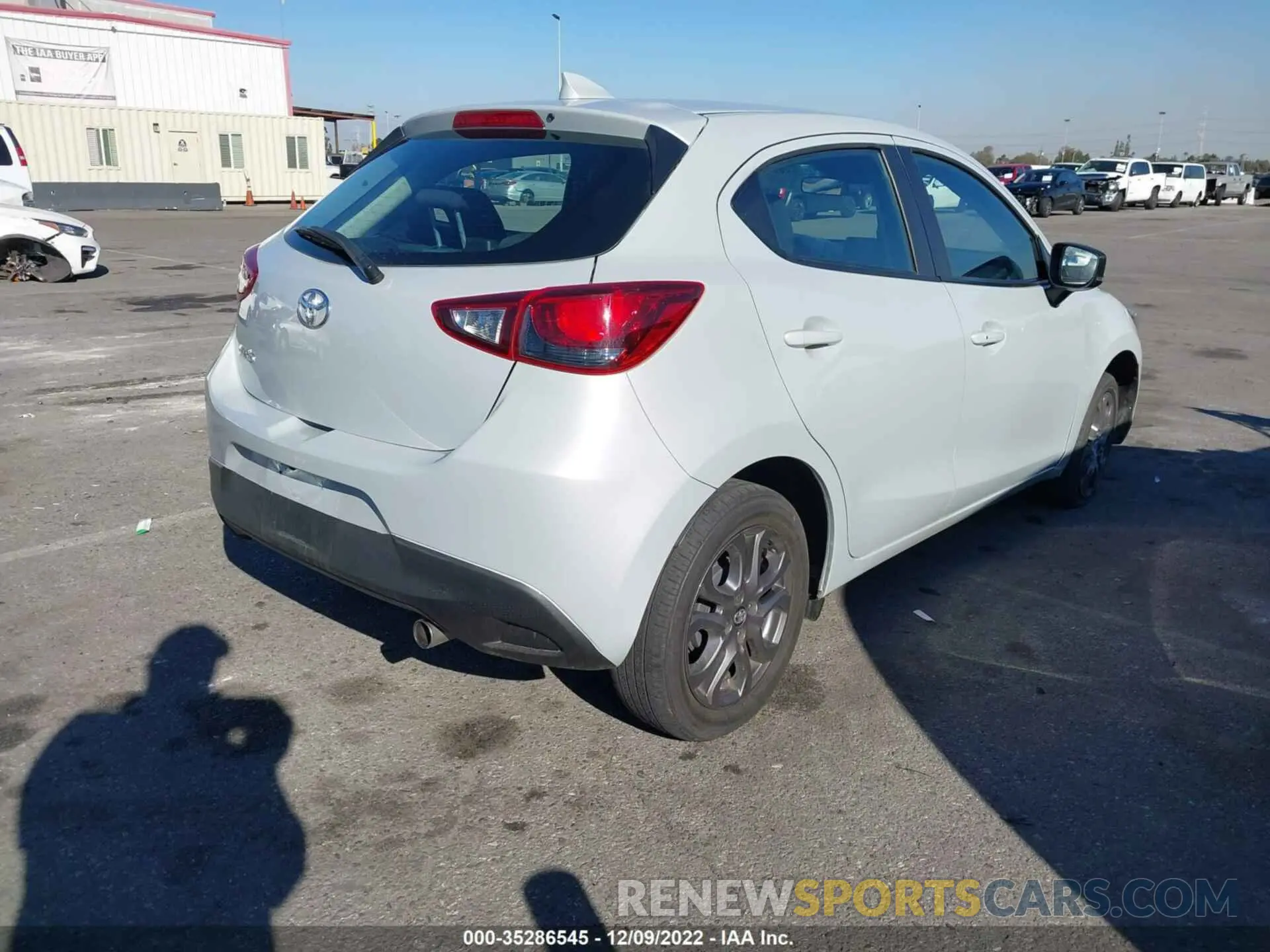 4 fotografías del automóvil dañado 3MYDLBJV1LY703424 TOYOTA YARIS HATCHBACK 2020