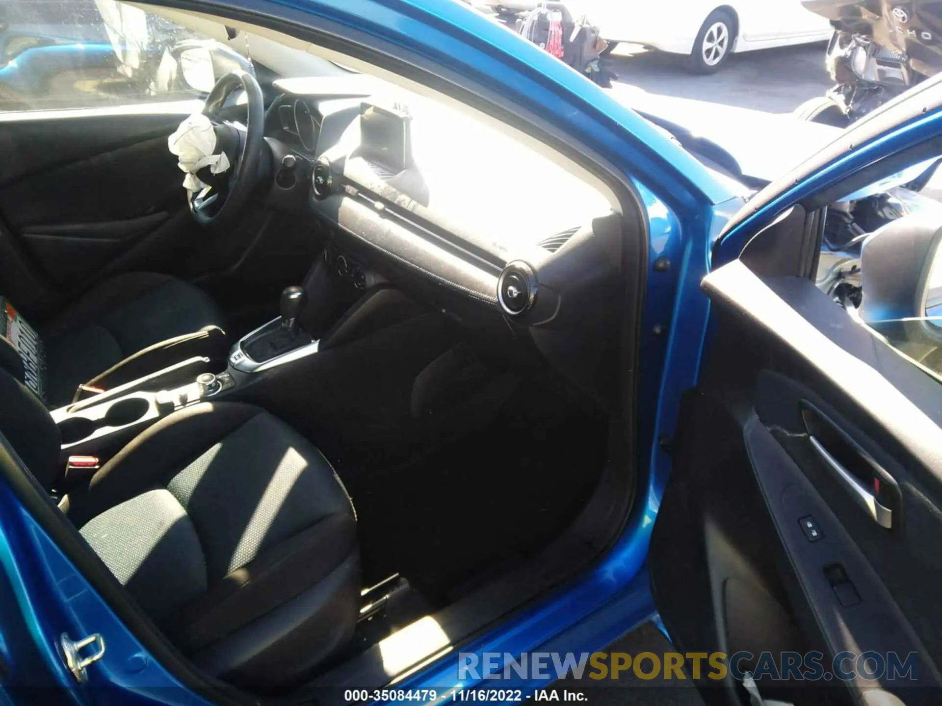 5 fotografías del automóvil dañado 3MYDLBJV3LY703294 TOYOTA YARIS HATCHBACK 2020
