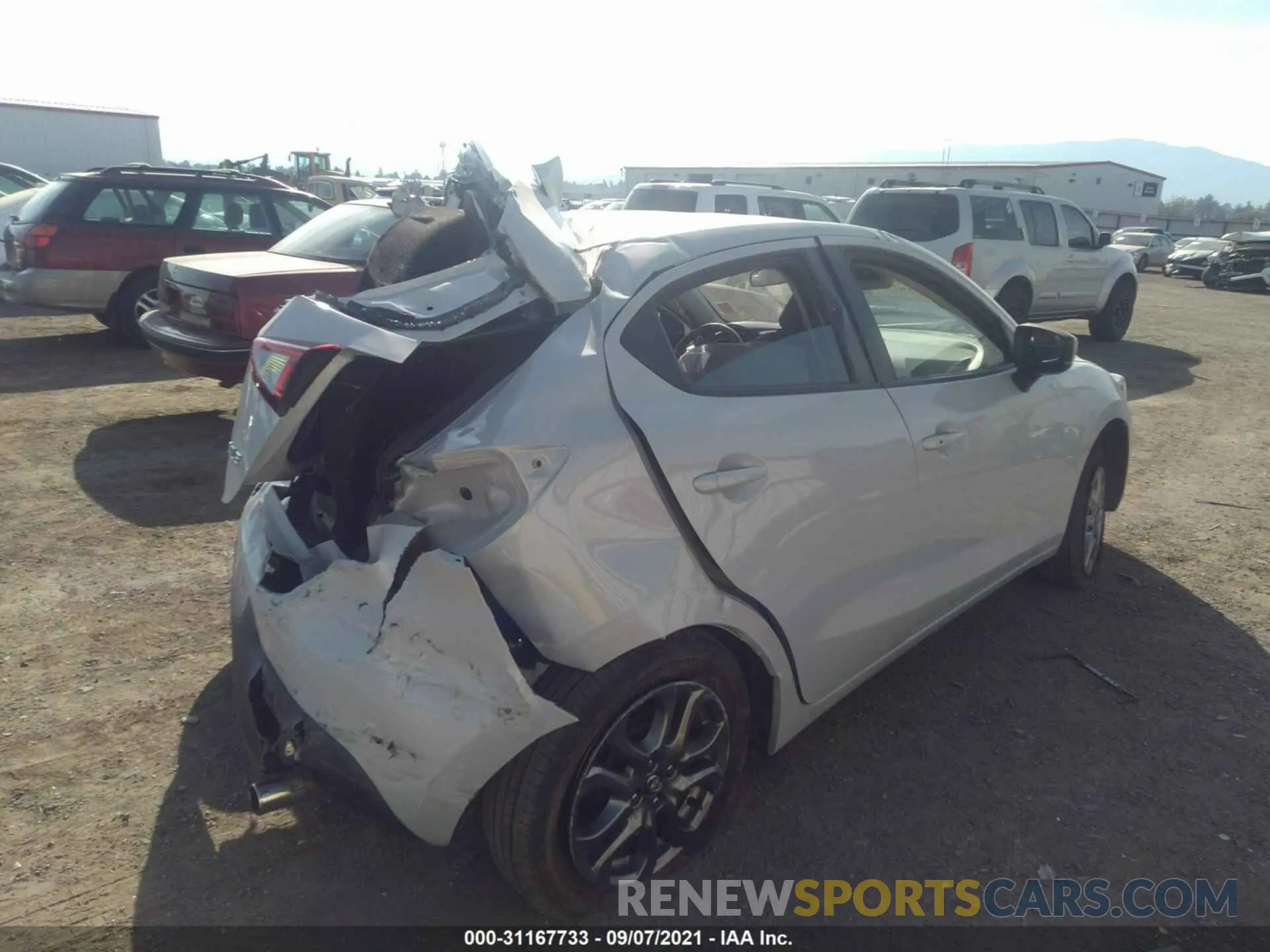 4 fotografías del automóvil dañado 3MYDLBJV5LY716709 TOYOTA YARIS HATCHBACK 2020