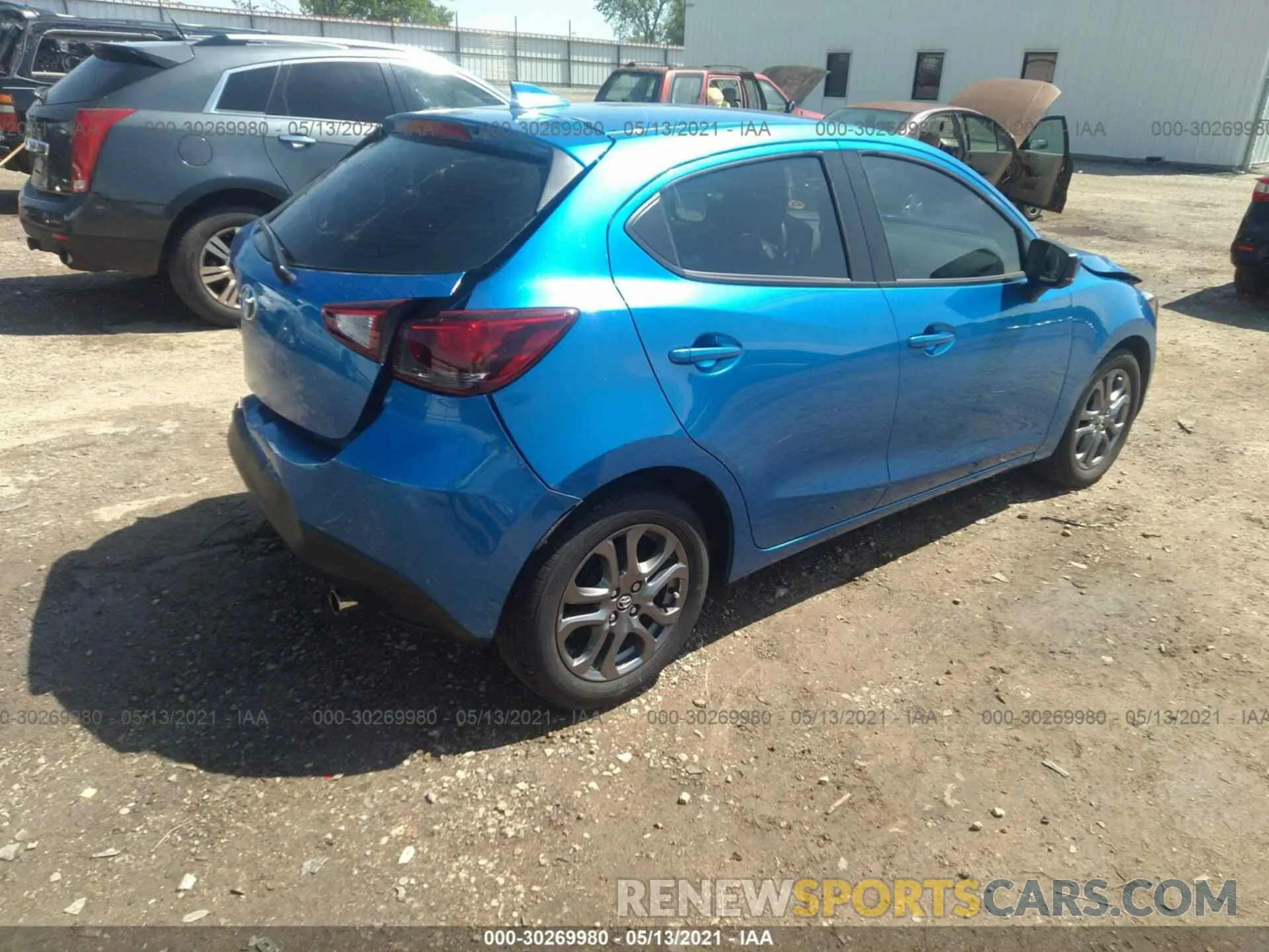 4 fotografías del automóvil dañado 3MYDLBJV6LY717013 TOYOTA YARIS HATCHBACK 2020