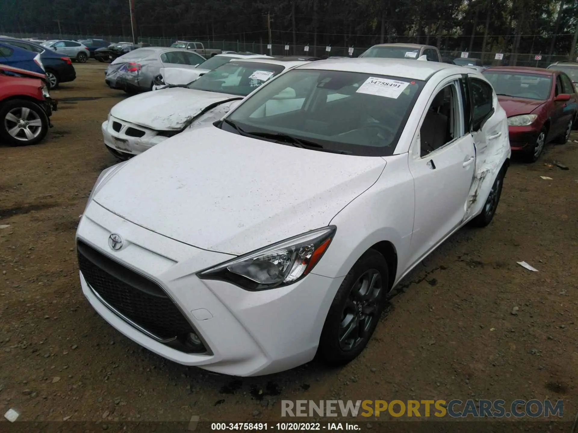 2 fotografías del automóvil dañado 3MYDLBJV9LY700674 TOYOTA YARIS HATCHBACK 2020