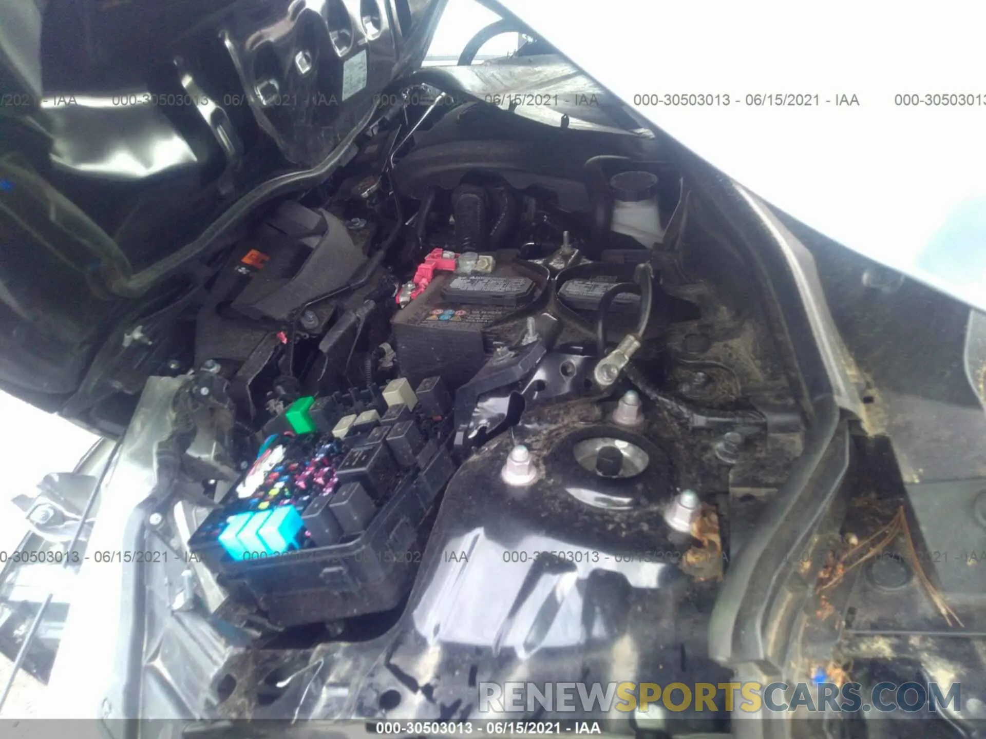 10 fotografías del automóvil dañado 3MYDLBYV0KY515806 TOYOTA YARIS SEDAN 2019
