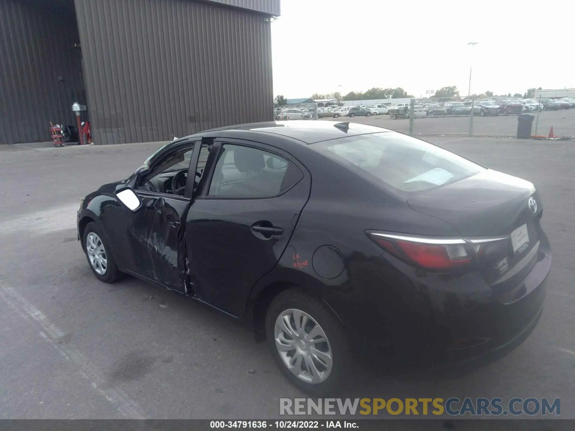 3 fotografías del automóvil dañado 3MYDLBYV1KY515667 TOYOTA YARIS SEDAN 2019