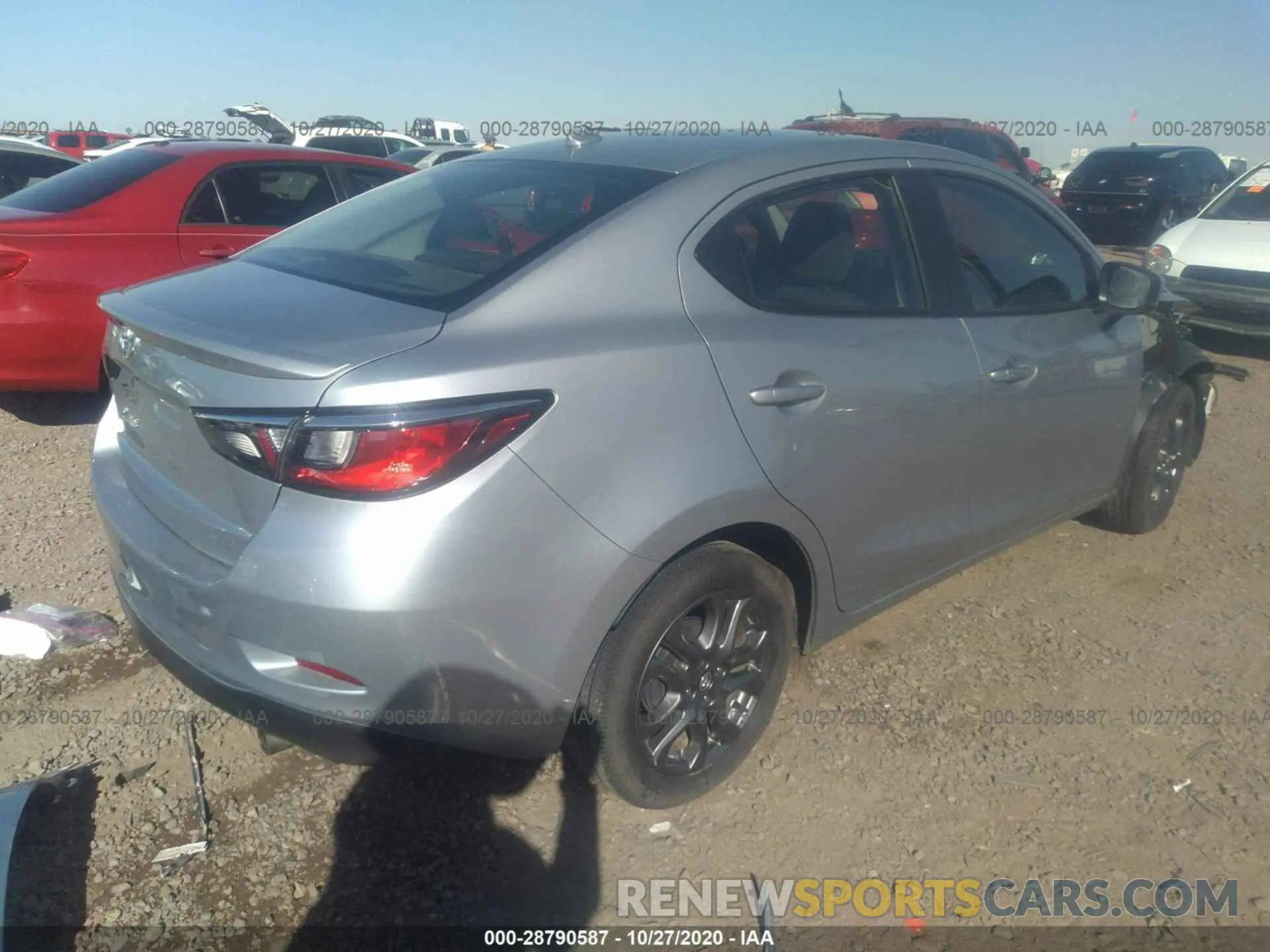 4 fotografías del automóvil dañado 3MYDLBYV2KY504001 TOYOTA YARIS SEDAN 2019