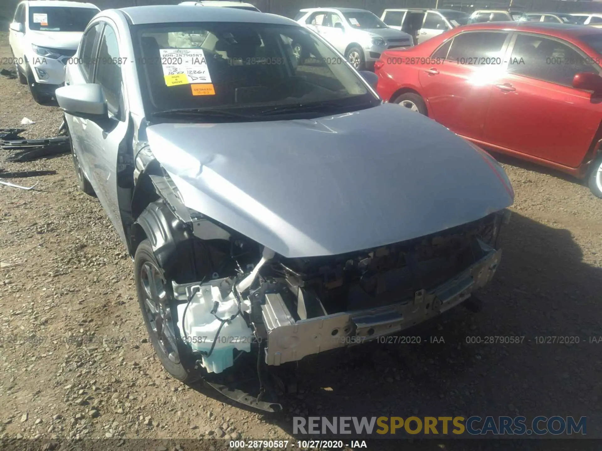 6 fotografías del automóvil dañado 3MYDLBYV2KY504001 TOYOTA YARIS SEDAN 2019
