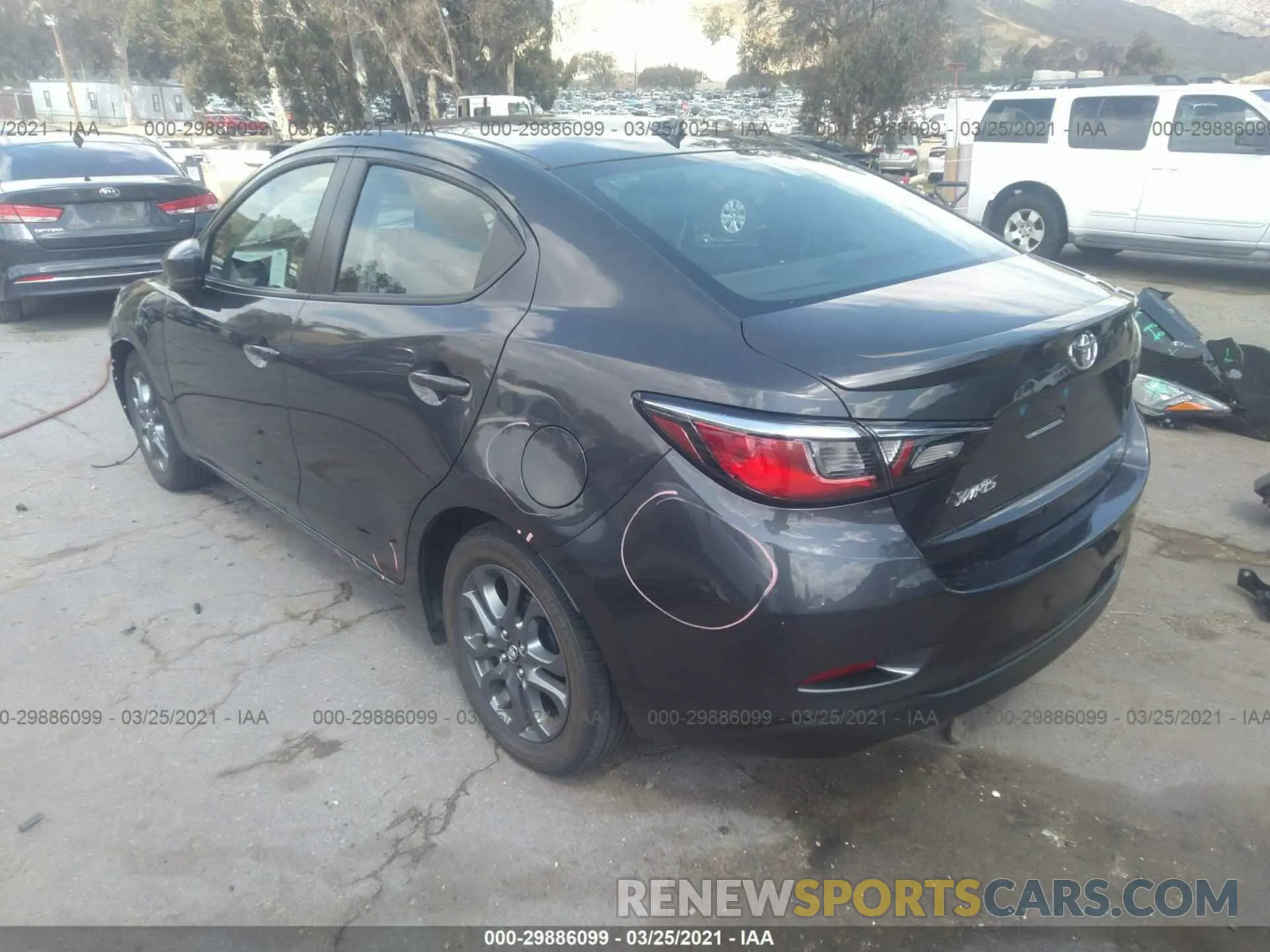 3 fotografías del automóvil dañado 3MYDLBYV3KY516738 TOYOTA YARIS SEDAN 2019