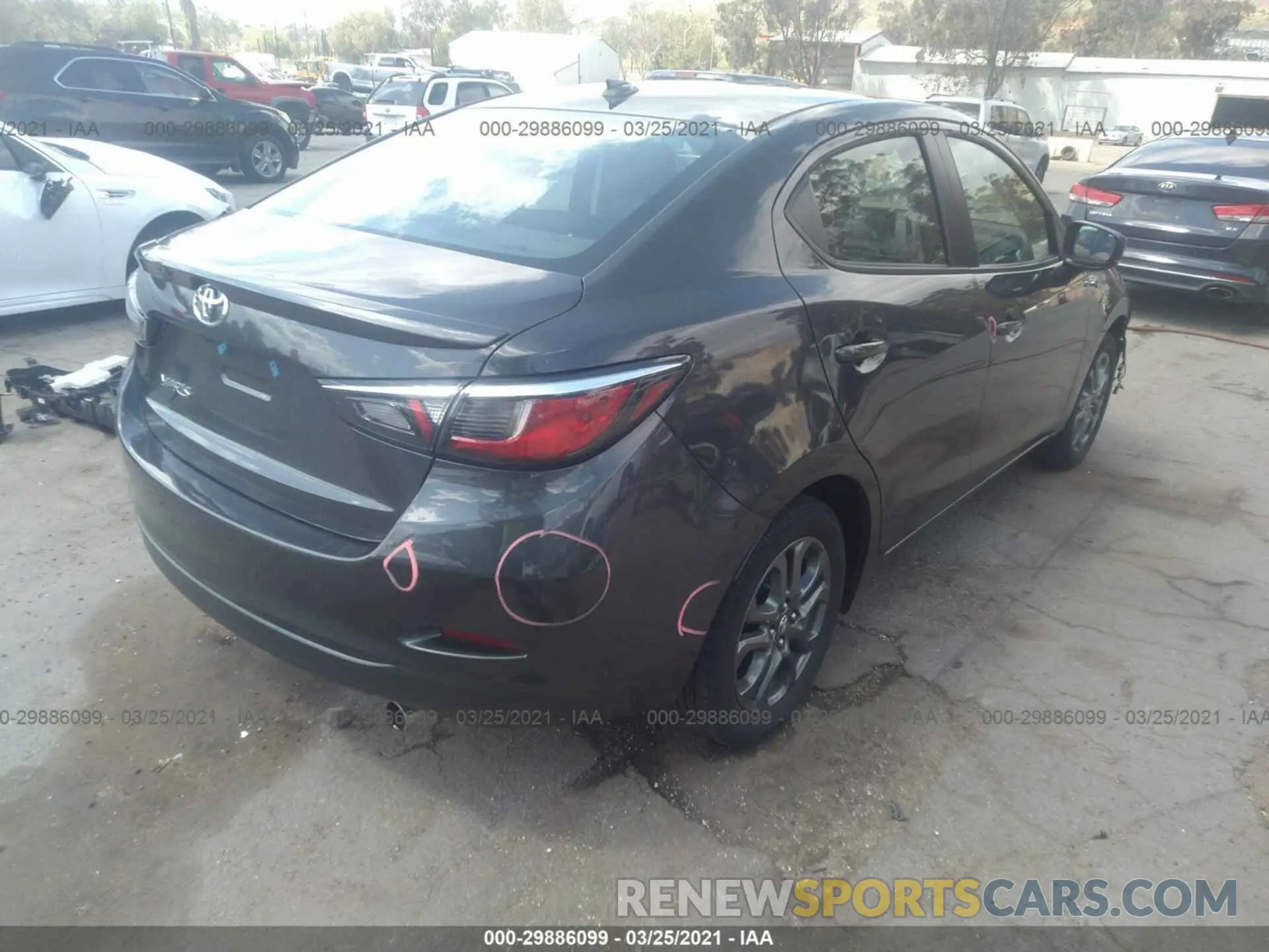 4 fotografías del automóvil dañado 3MYDLBYV3KY516738 TOYOTA YARIS SEDAN 2019