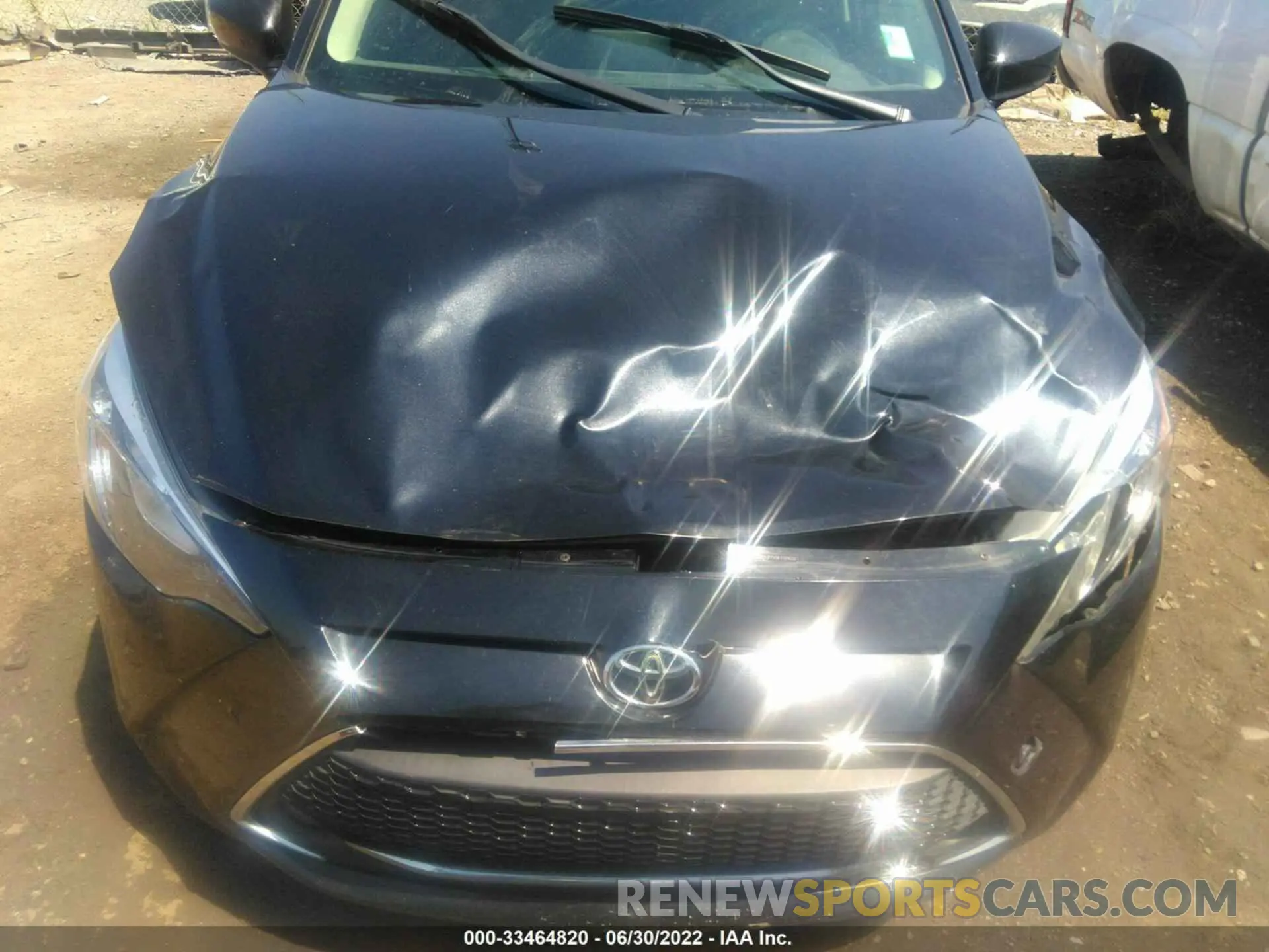 6 fotografías del automóvil dañado 3MYDLBYV5KY509032 TOYOTA YARIS SEDAN 2019