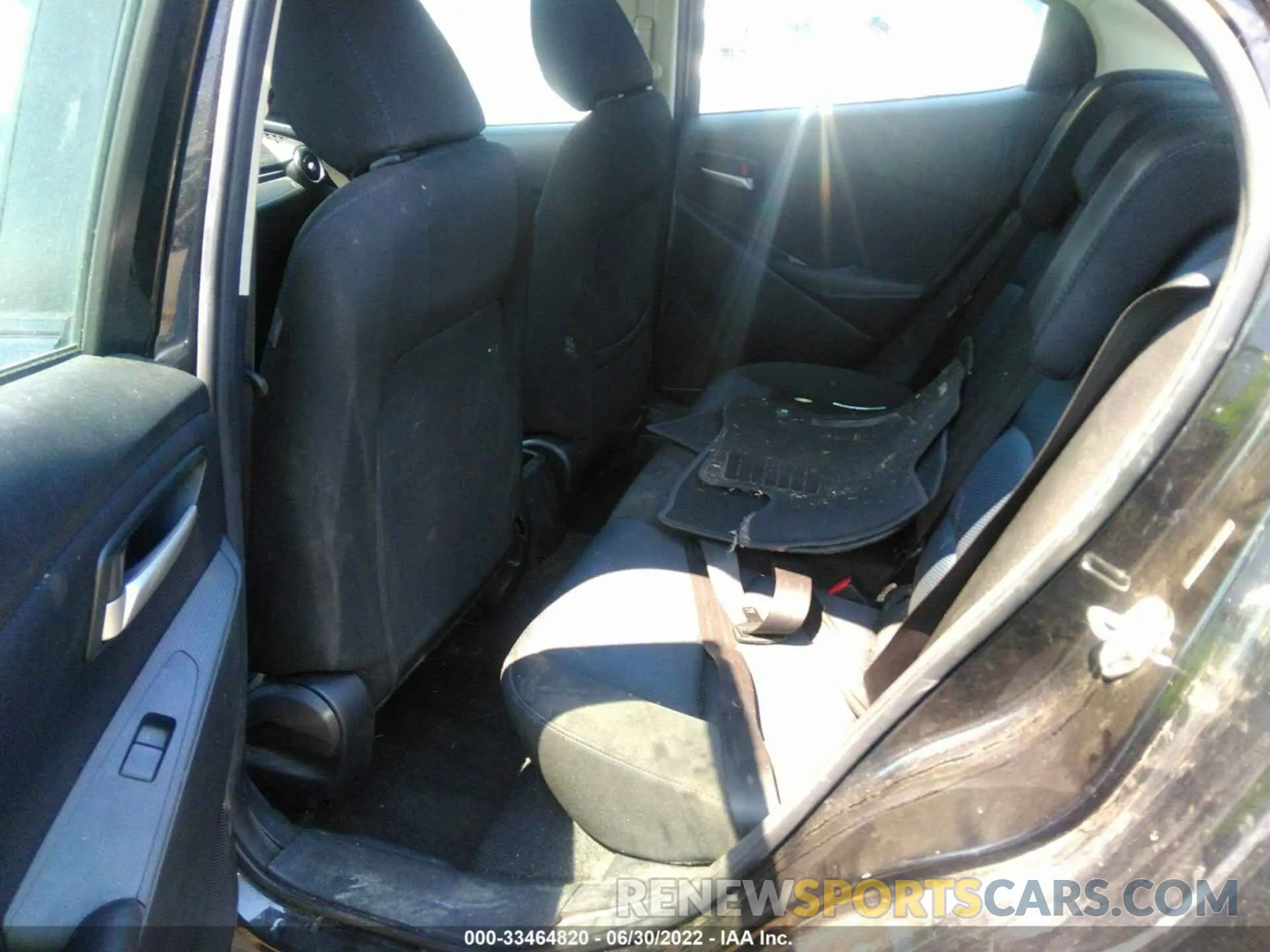 8 fotografías del automóvil dañado 3MYDLBYV5KY509032 TOYOTA YARIS SEDAN 2019
