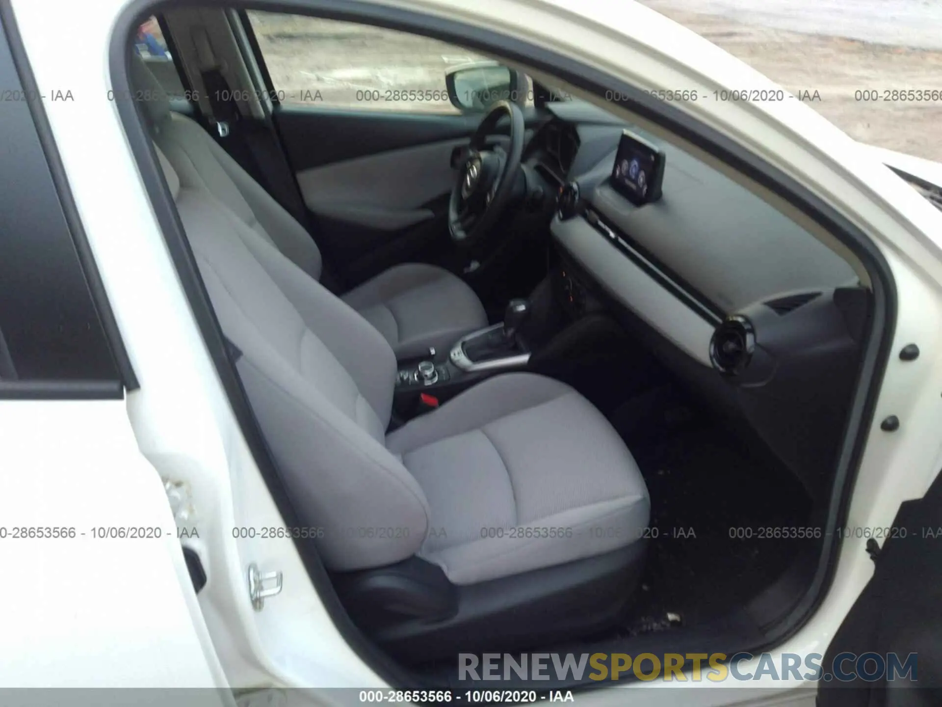 5 fotografías del automóvil dañado 3MYDLBYV5KY509581 TOYOTA YARIS SEDAN 2019