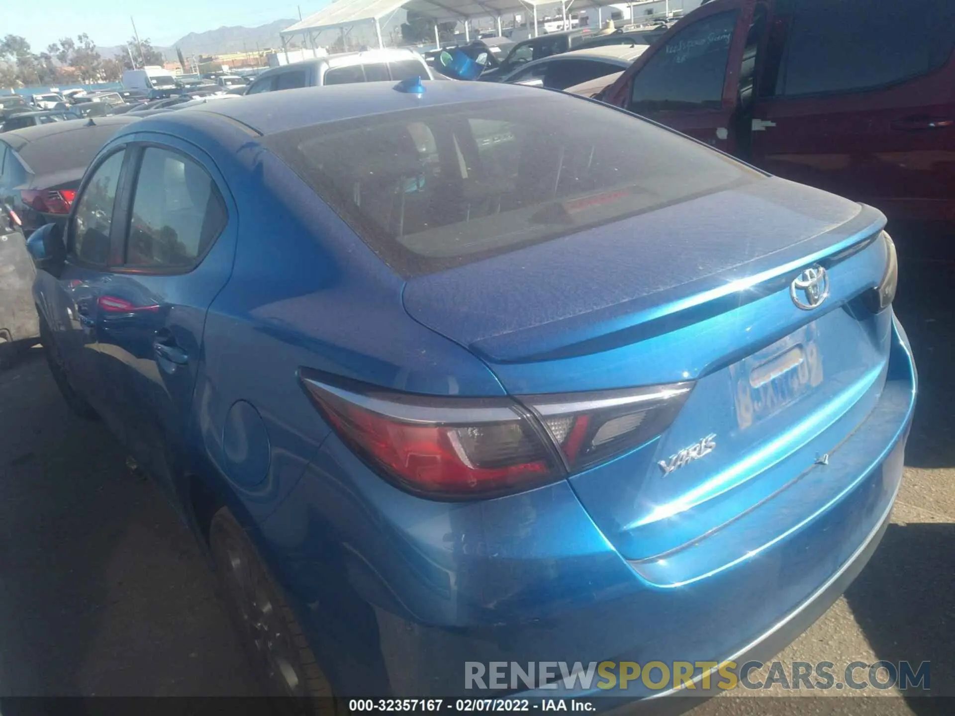 3 fotografías del automóvil dañado 3MYDLBYV5KY512805 TOYOTA YARIS SEDAN 2019