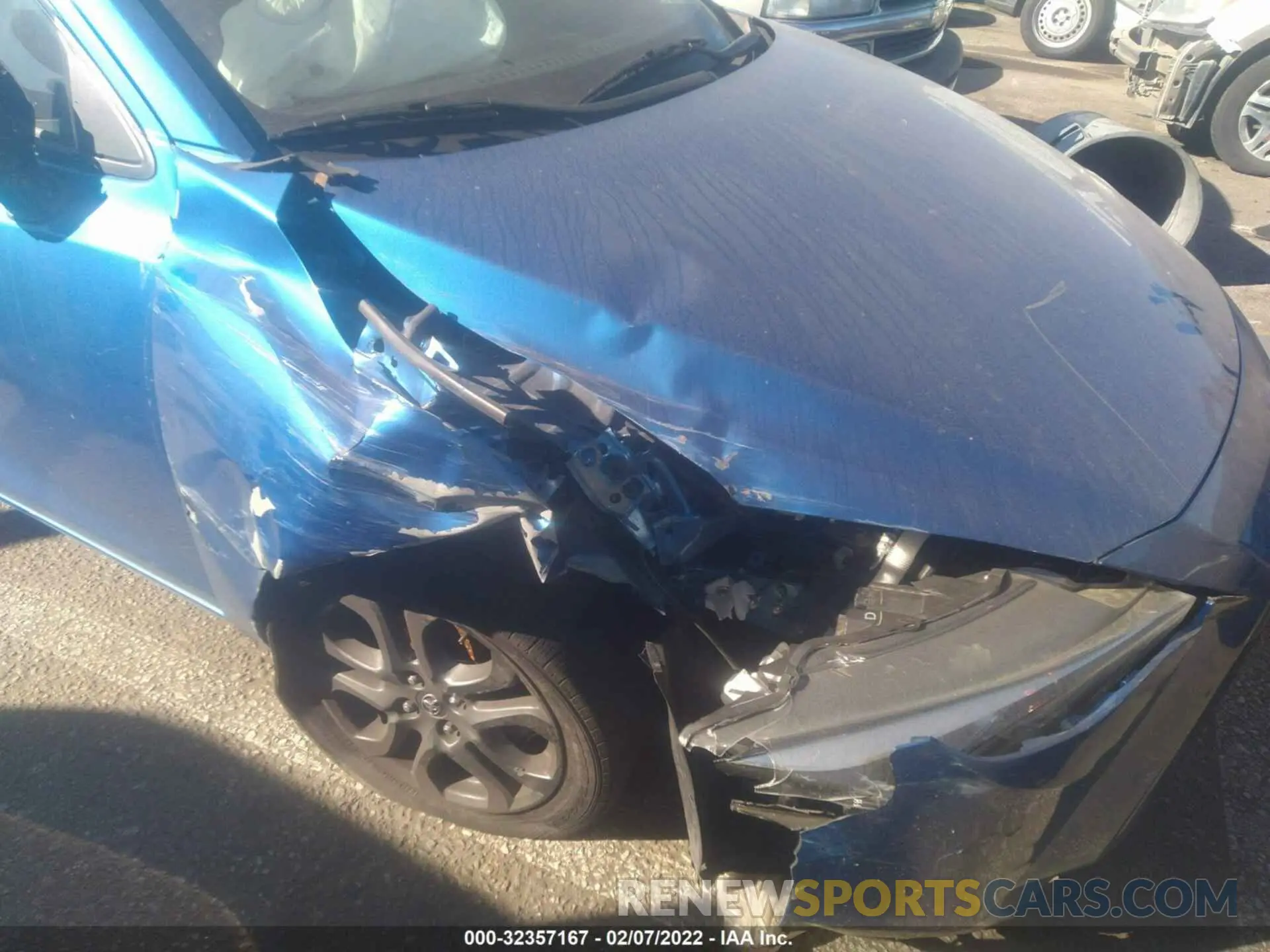 6 fotografías del automóvil dañado 3MYDLBYV5KY512805 TOYOTA YARIS SEDAN 2019