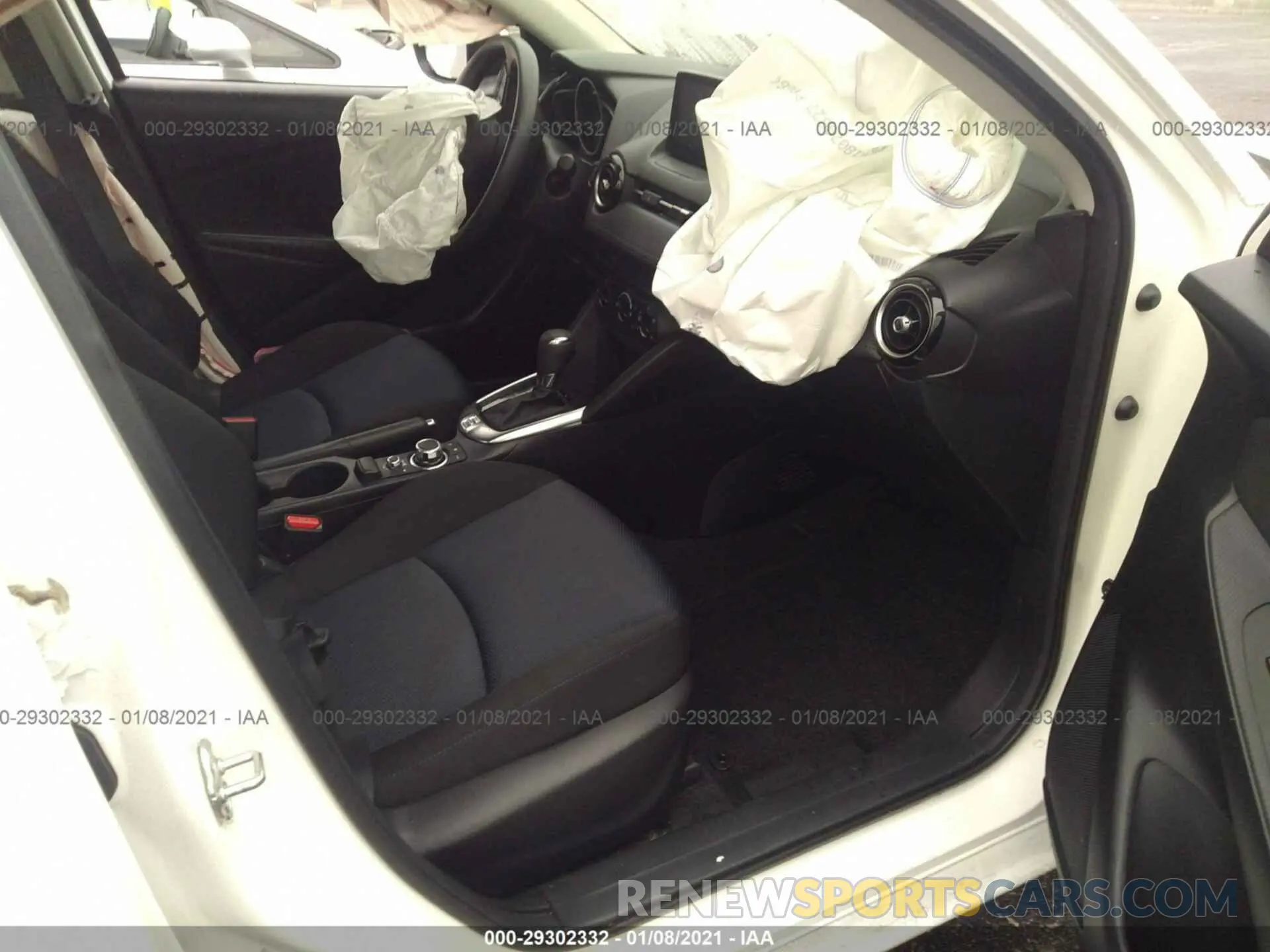 5 fotografías del automóvil dañado 3MYDLBYV9KY506280 TOYOTA YARIS SEDAN 2019
