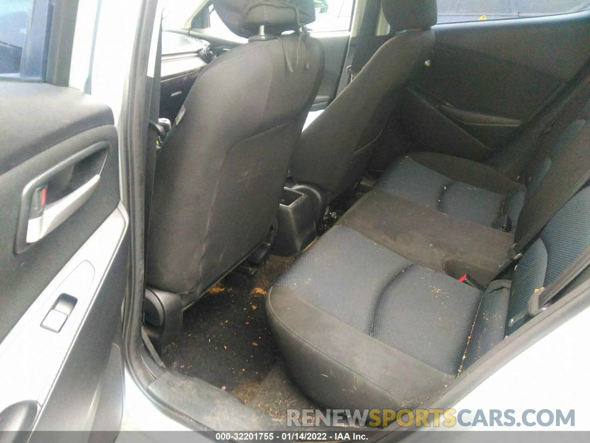 8 fotografías del automóvil dañado 3MYDLBYVXKY519636 TOYOTA YARIS SEDAN 2019