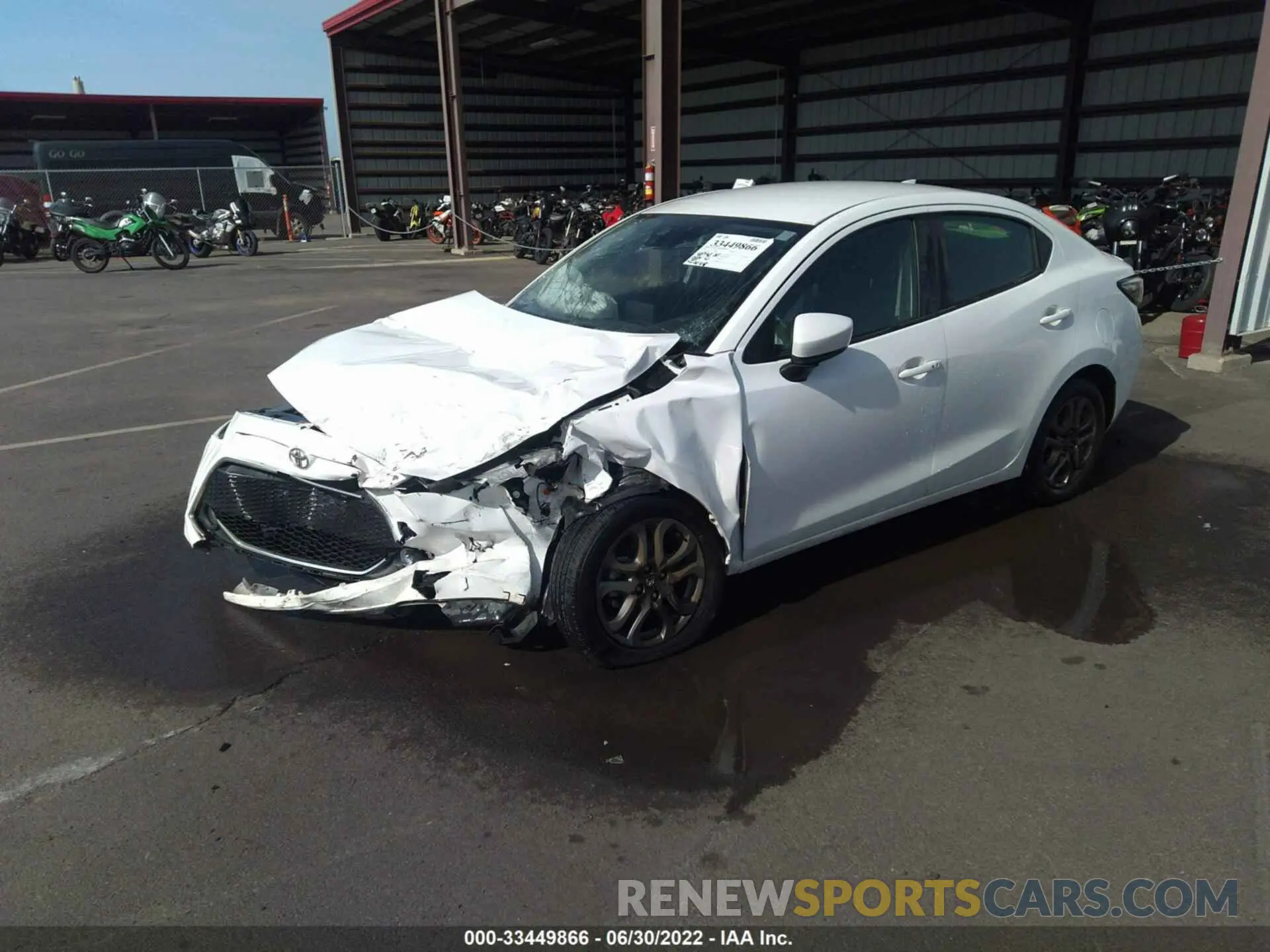 2 fotografías del automóvil dañado 3MYDLBYV2LY712882 TOYOTA YARIS SEDAN 2020