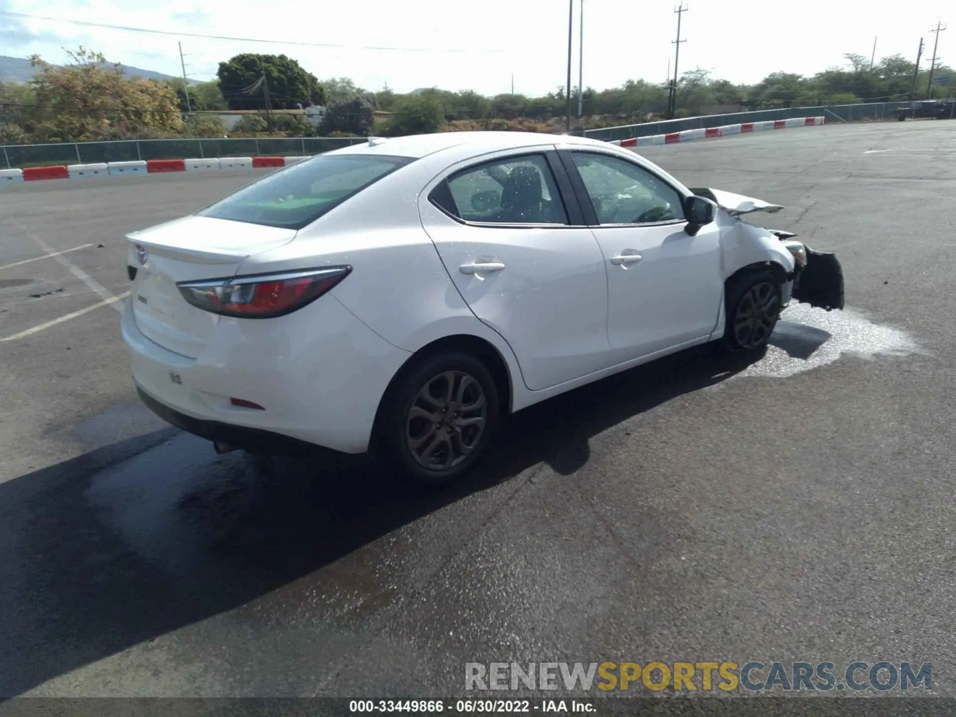 4 fotografías del automóvil dañado 3MYDLBYV2LY712882 TOYOTA YARIS SEDAN 2020