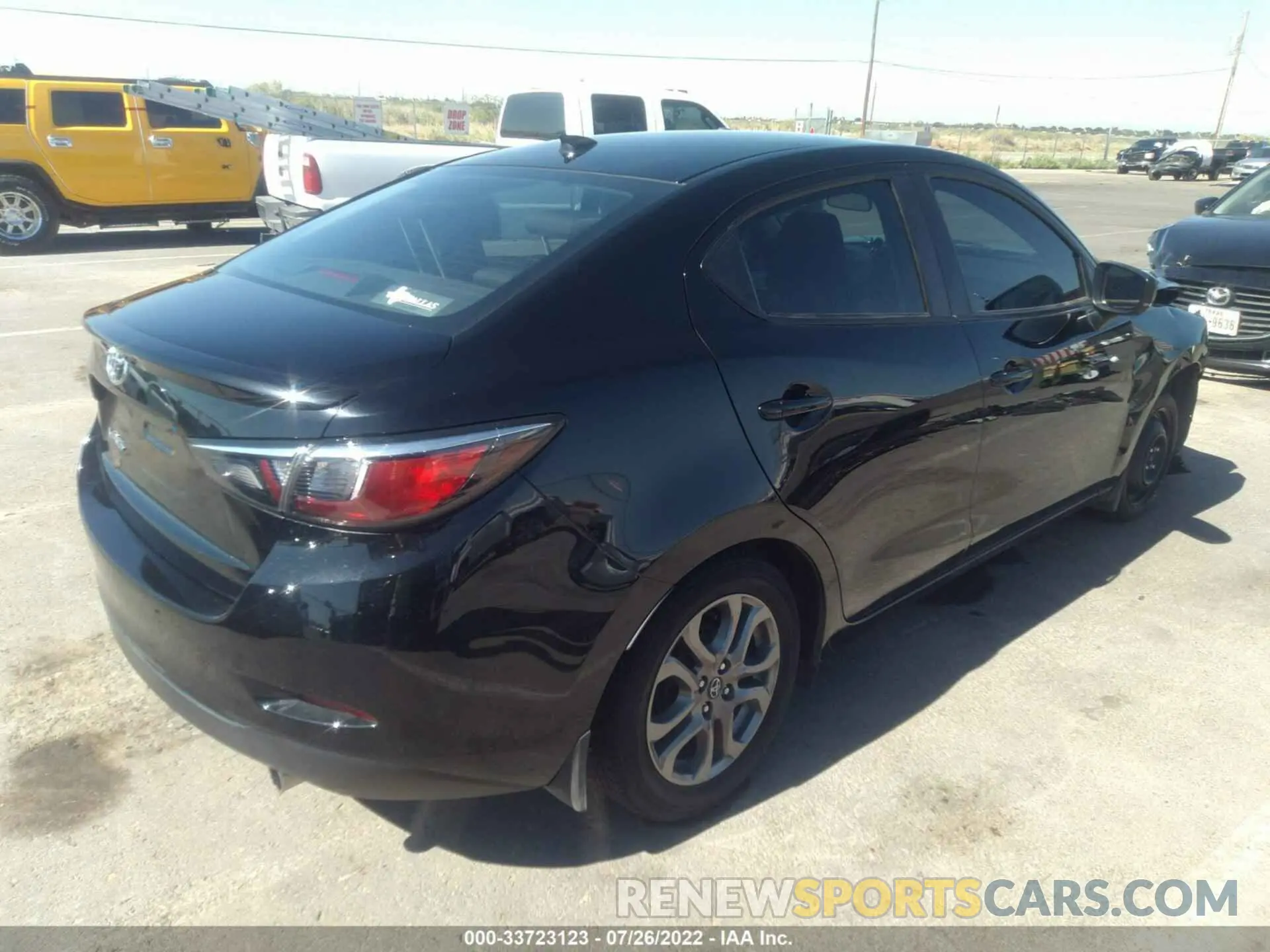 4 fotografías del automóvil dañado 3MYDLBYV2LY716950 TOYOTA YARIS SEDAN 2020