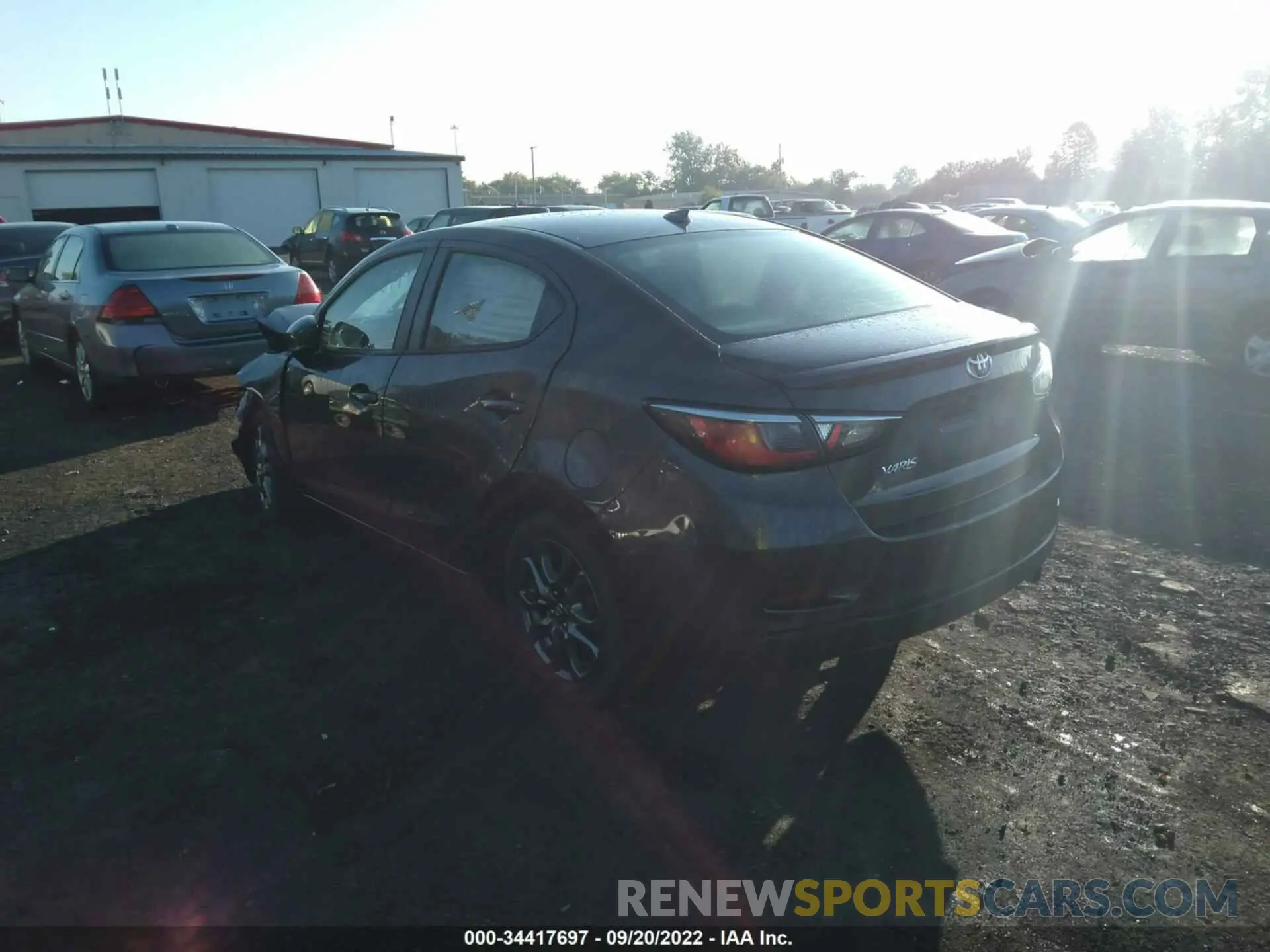 3 fotografías del automóvil dañado 3MYDLBYV4LY703326 TOYOTA YARIS SEDAN 2020