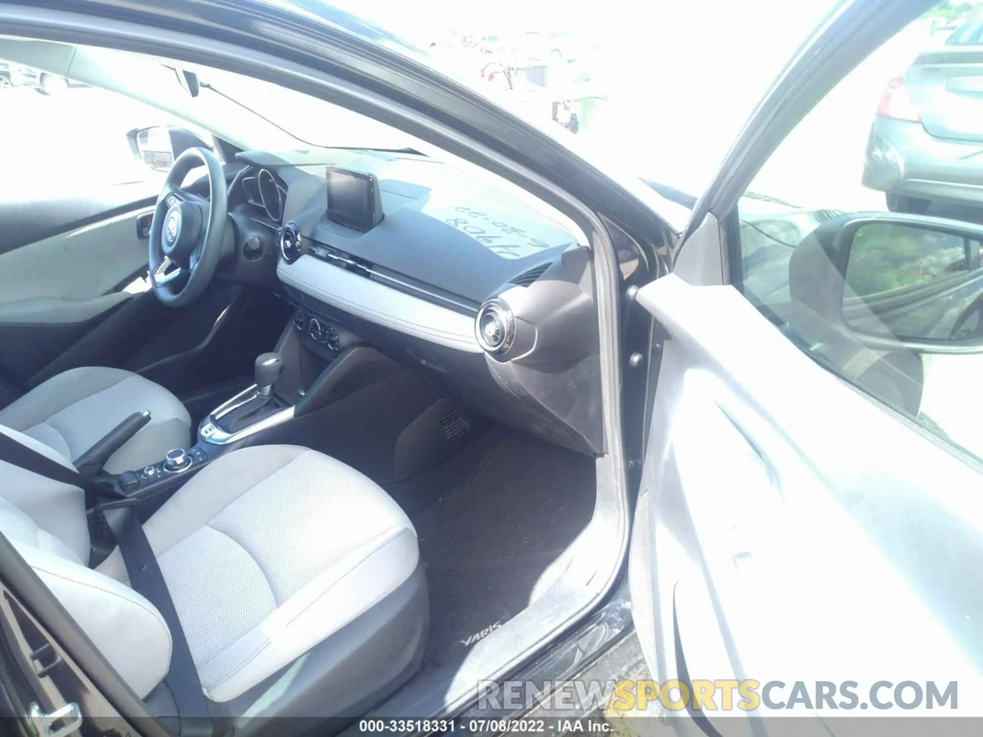 5 fotografías del automóvil dañado 3MYDLBYV4LY714908 TOYOTA YARIS SEDAN 2020