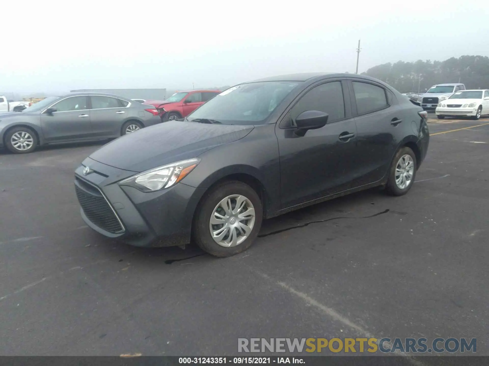 2 fotografías del automóvil dañado 3MYDLBYV5LY701374 TOYOTA YARIS SEDAN 2020