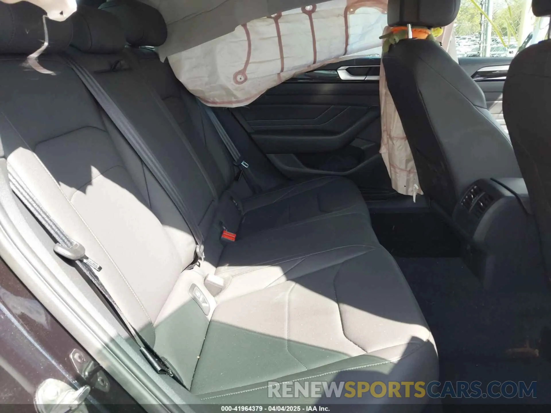 8 fotografías del automóvil dañado WVWAR7AN5ME012022 VOLKSWAGEN ARTEON 2021