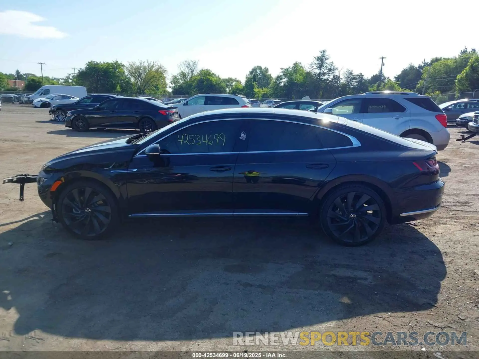 14 fotografías del automóvil dañado WVWAR7AN2PE013455 VOLKSWAGEN ARTEON 2023