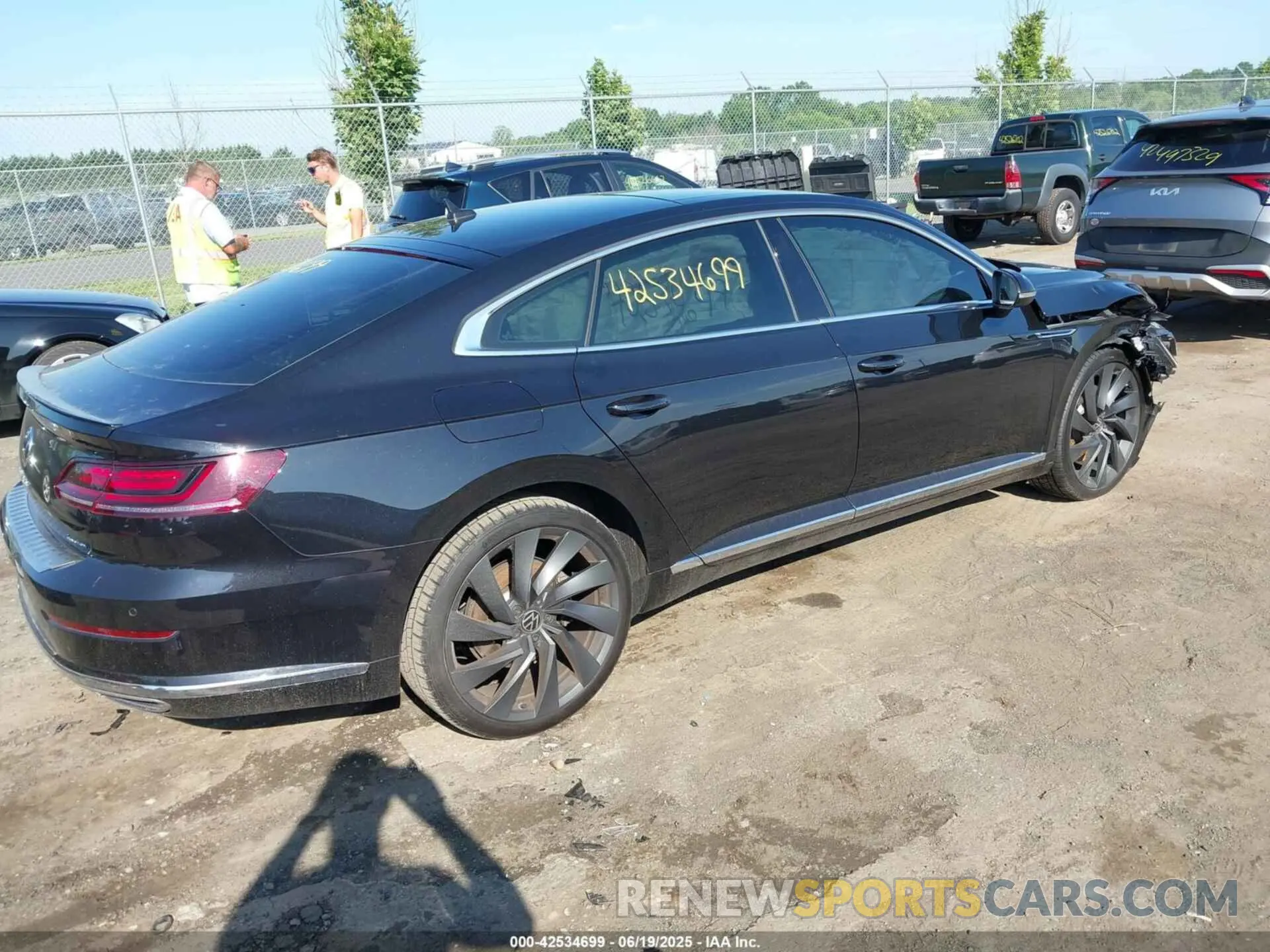 4 fotografías del automóvil dañado WVWAR7AN2PE013455 VOLKSWAGEN ARTEON 2023