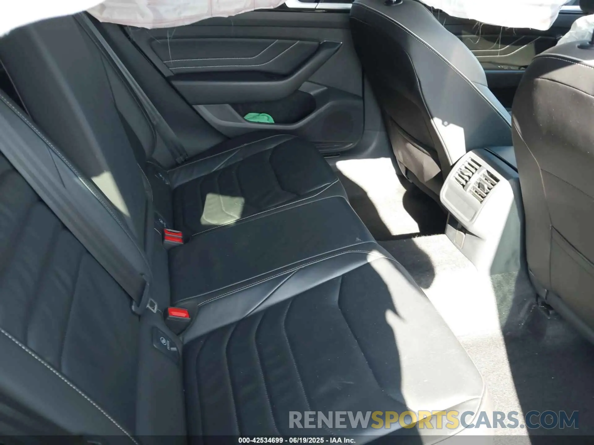 8 fotografías del automóvil dañado WVWAR7AN2PE013455 VOLKSWAGEN ARTEON 2023