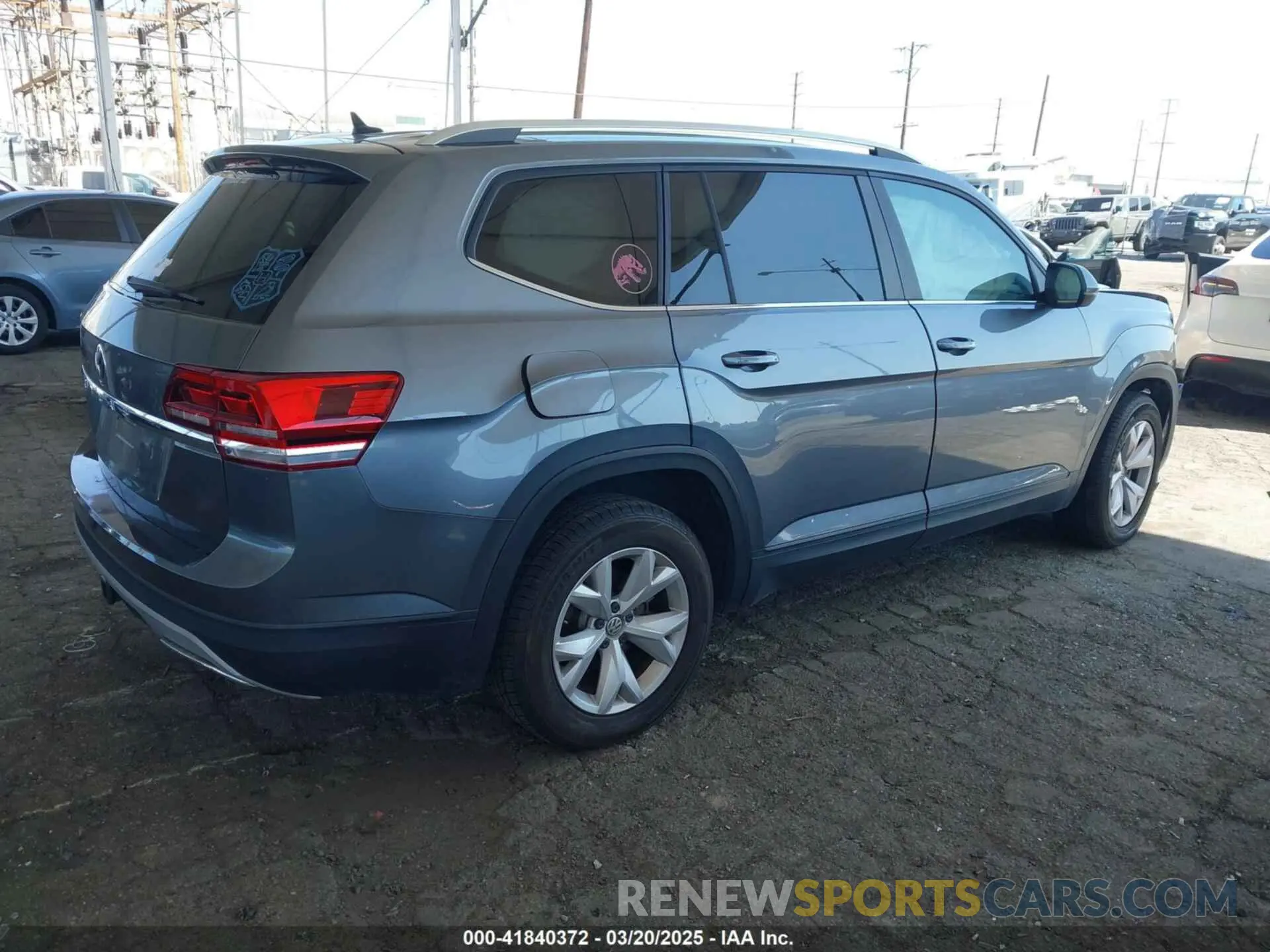 4 fotografías del automóvil dañado 1V2DR2CA2KC547116 VOLKSWAGEN ATLAS 2019