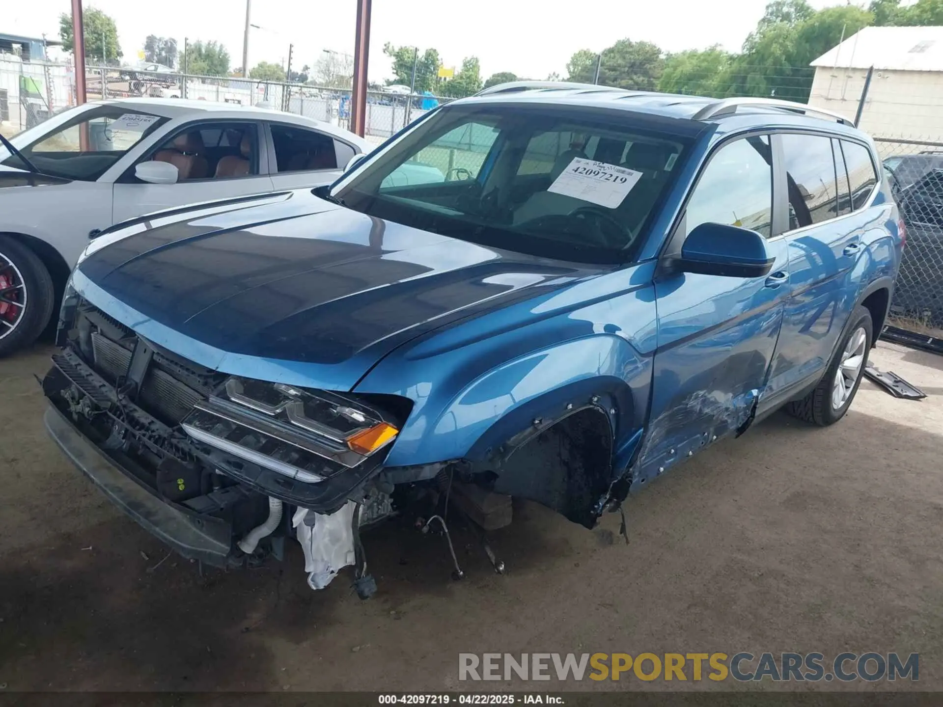 2 fotografías del automóvil dañado 1V2DR2CA7KC516363 VOLKSWAGEN ATLAS 2019