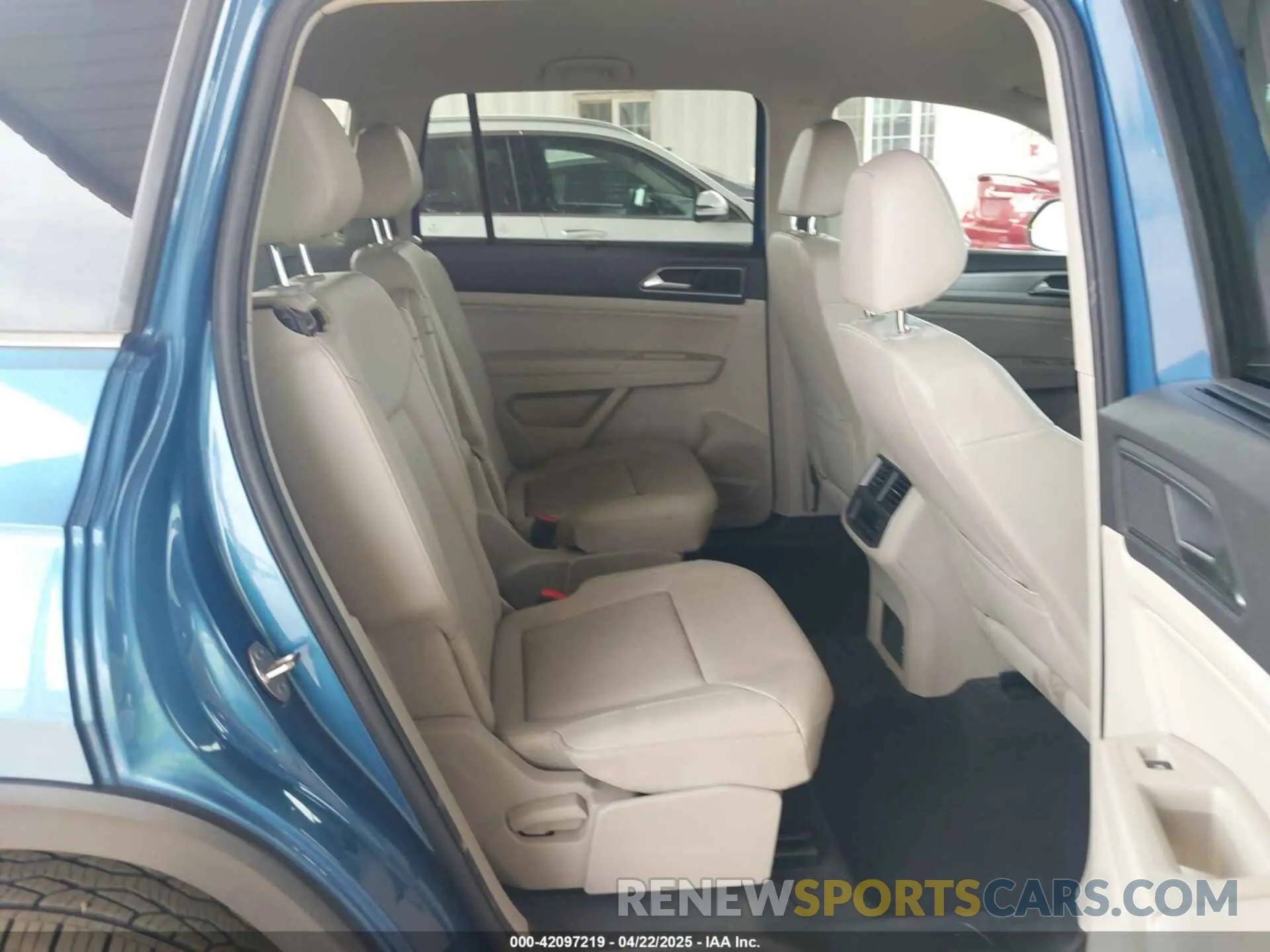 8 fotografías del automóvil dañado 1V2DR2CA7KC516363 VOLKSWAGEN ATLAS 2019