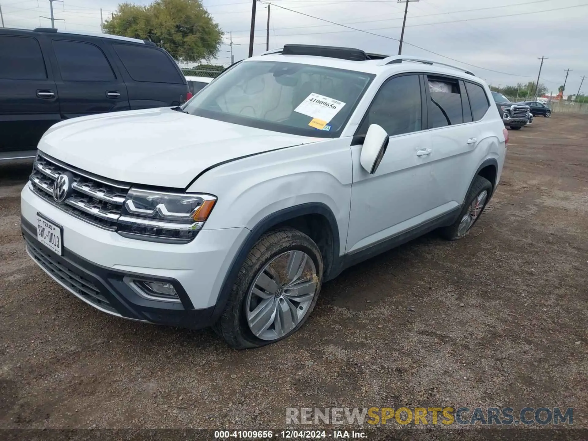 2 fotografías del automóvil dañado 1V2ER2CA1KC620397 VOLKSWAGEN ATLAS 2019