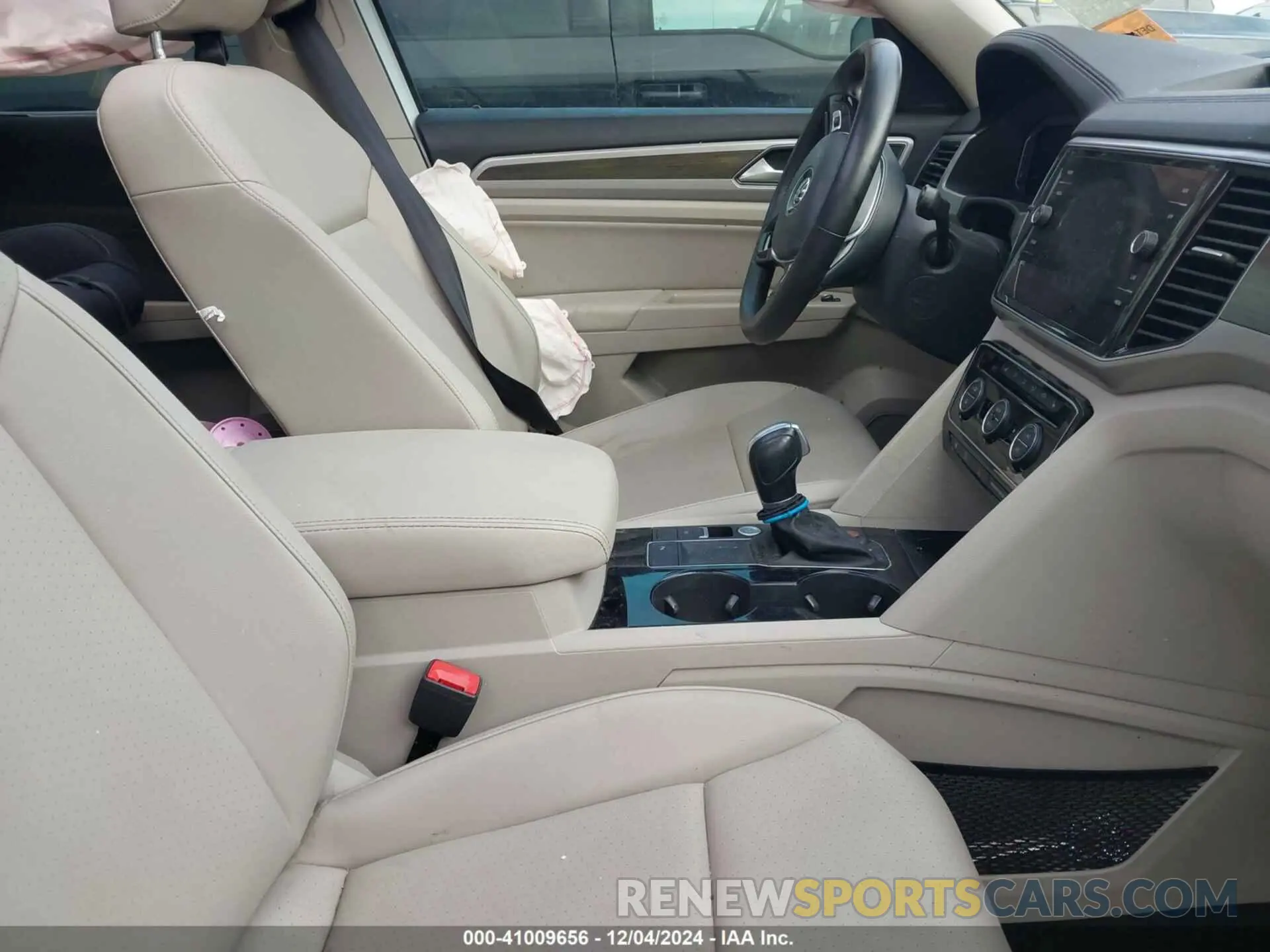 5 fotografías del automóvil dañado 1V2ER2CA1KC620397 VOLKSWAGEN ATLAS 2019