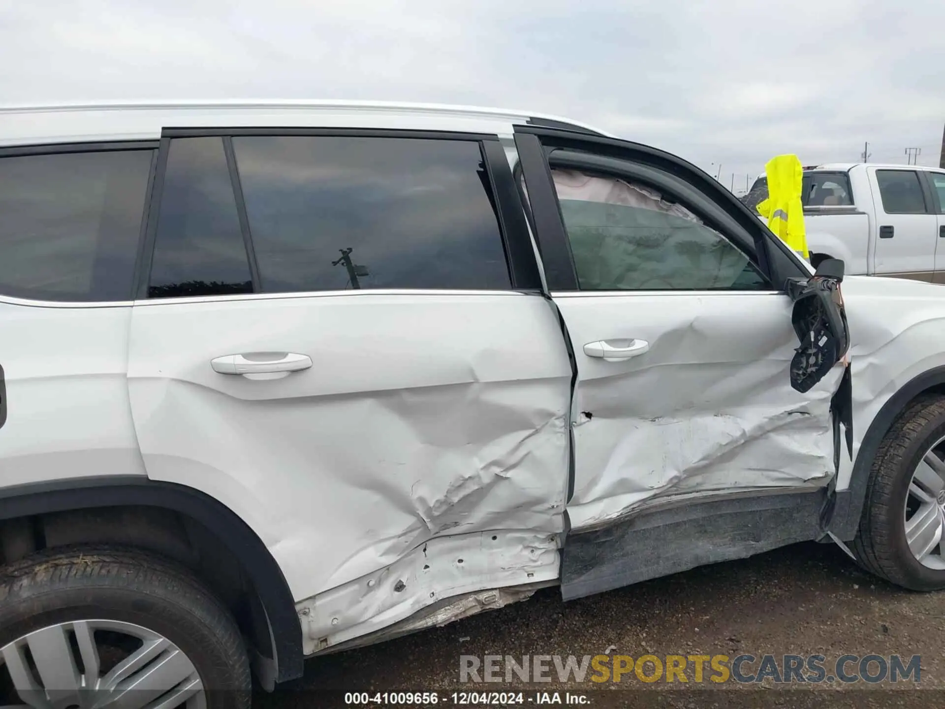 6 fotografías del automóvil dañado 1V2ER2CA1KC620397 VOLKSWAGEN ATLAS 2019