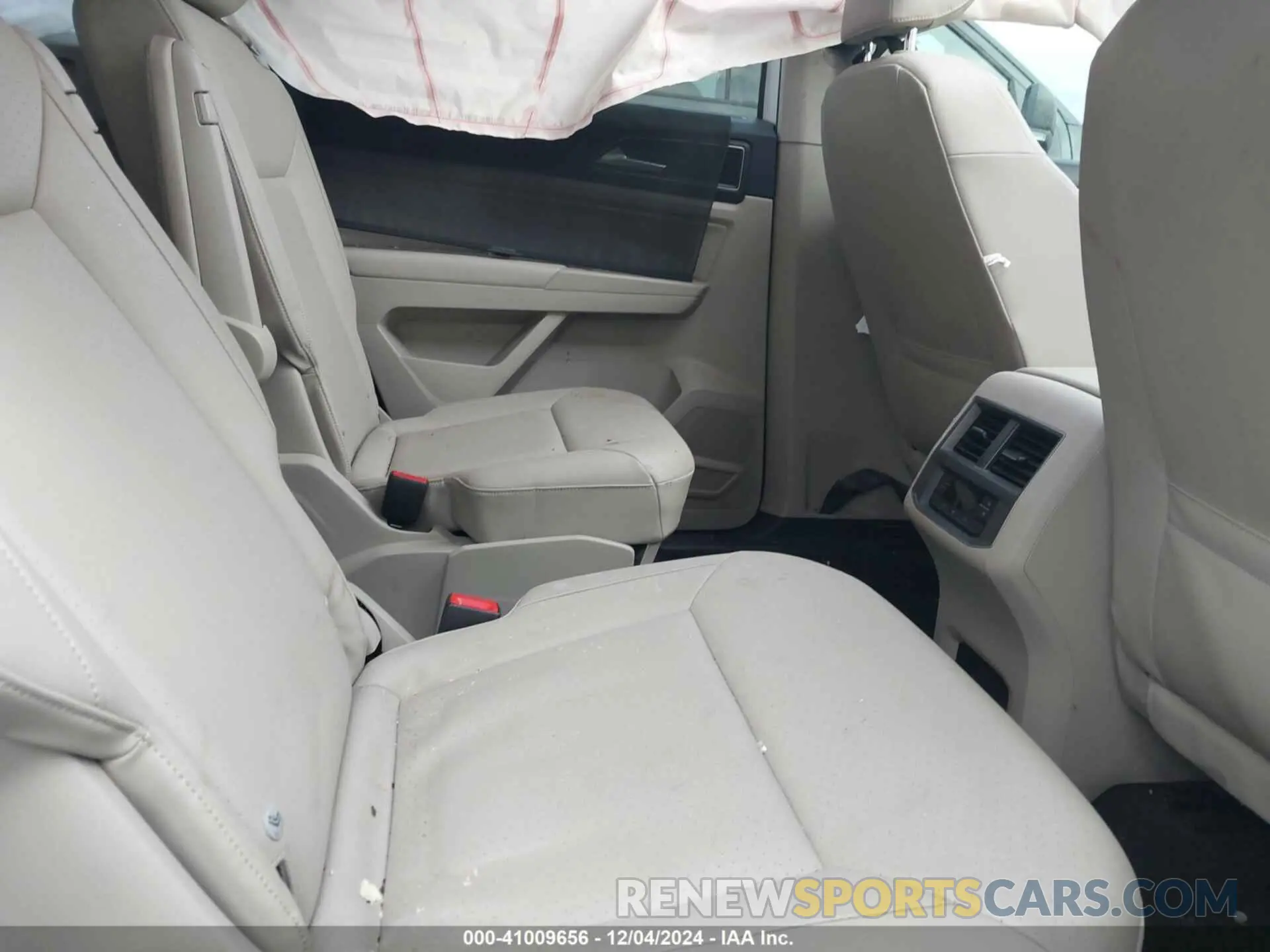8 fotografías del automóvil dañado 1V2ER2CA1KC620397 VOLKSWAGEN ATLAS 2019