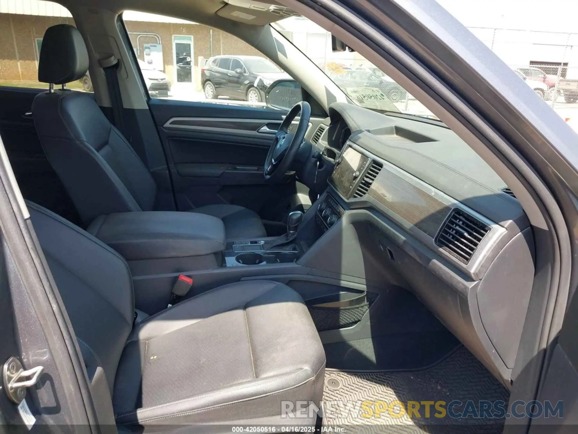 5 fotografías del automóvil dañado 1V2ER2CA5KC555568 VOLKSWAGEN ATLAS 2019